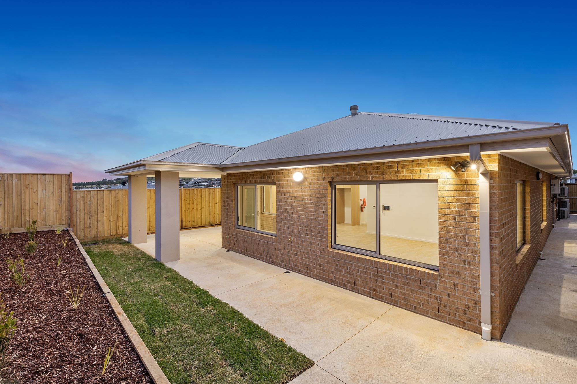Sunbury - Brand New 3 Bedroom House. SDA, SIL & HPS — Home image 2