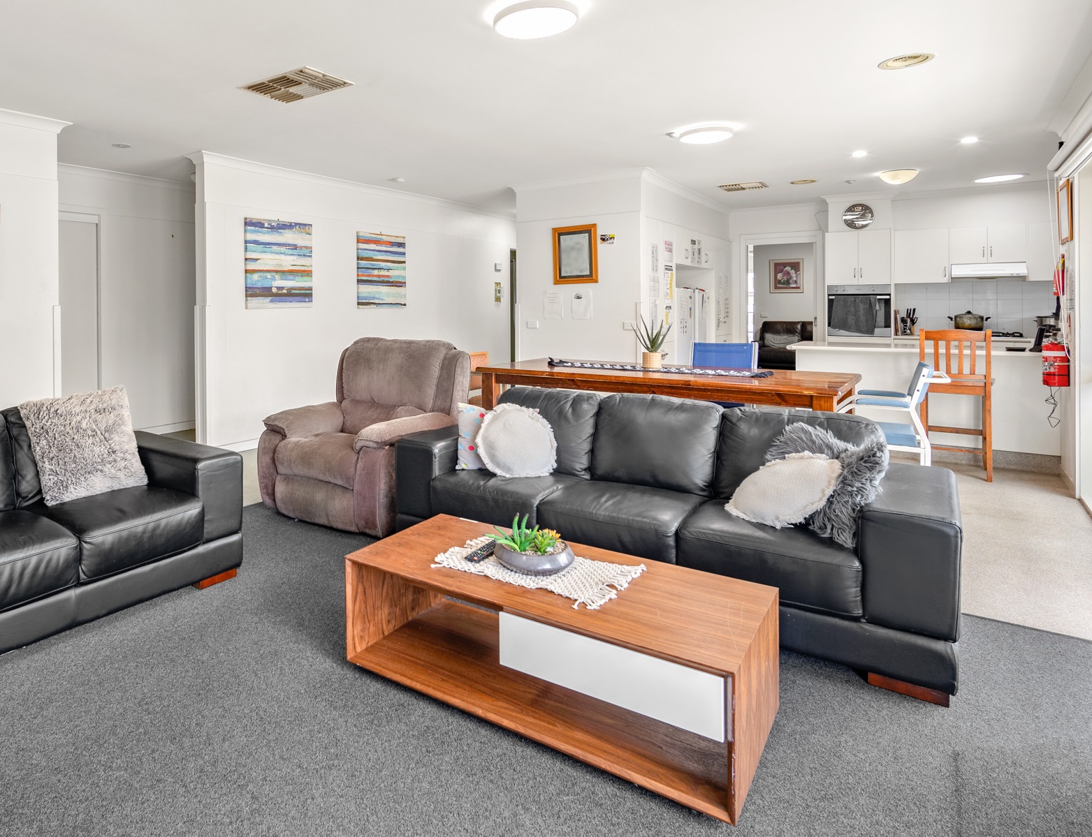 Welcoming and spacious home in Reservoir — Home image 3
