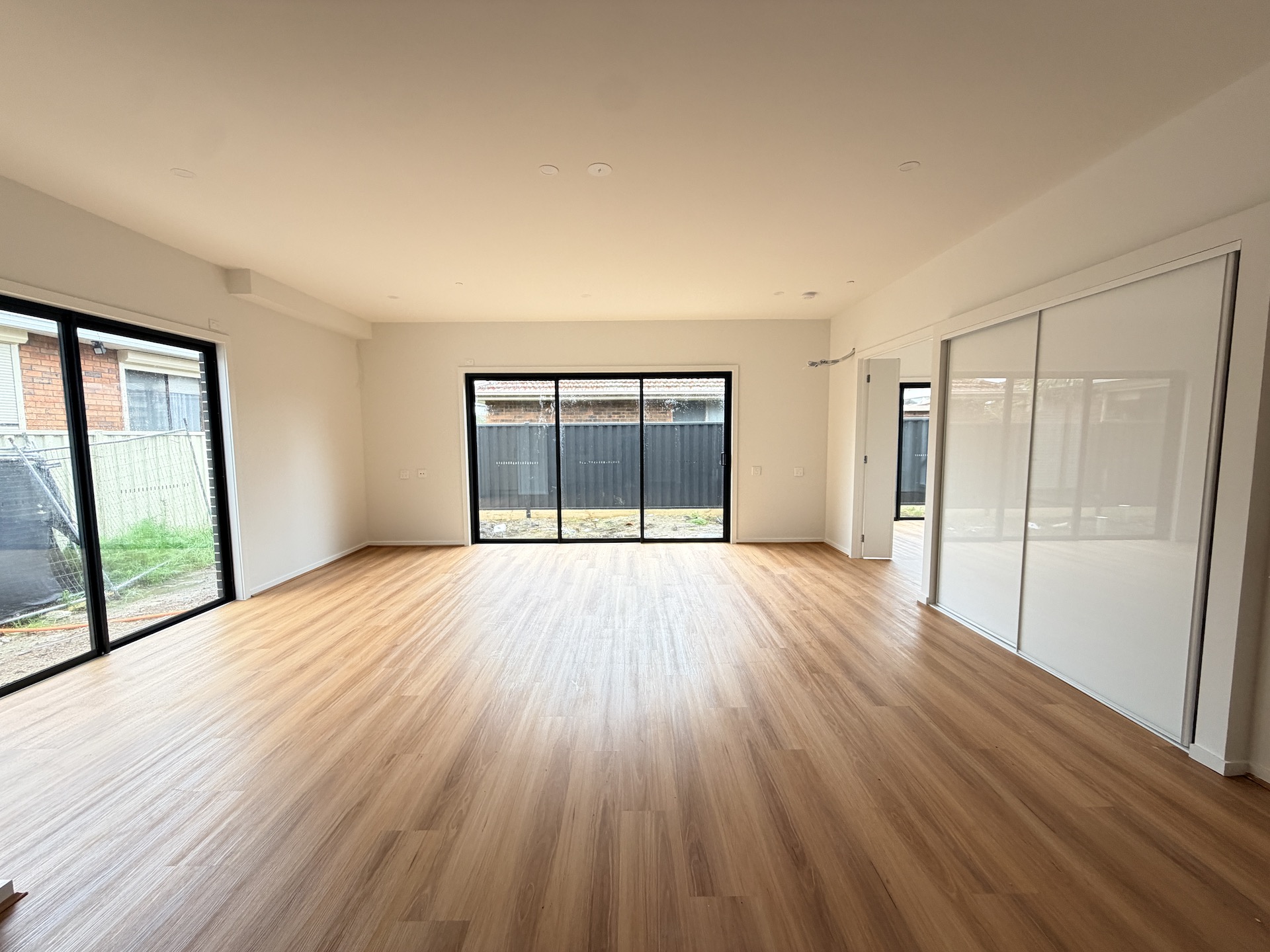 Modern 2+OOA HPS SDA Home in Noble Park - Ready for move-in on 6 July — Home image 2