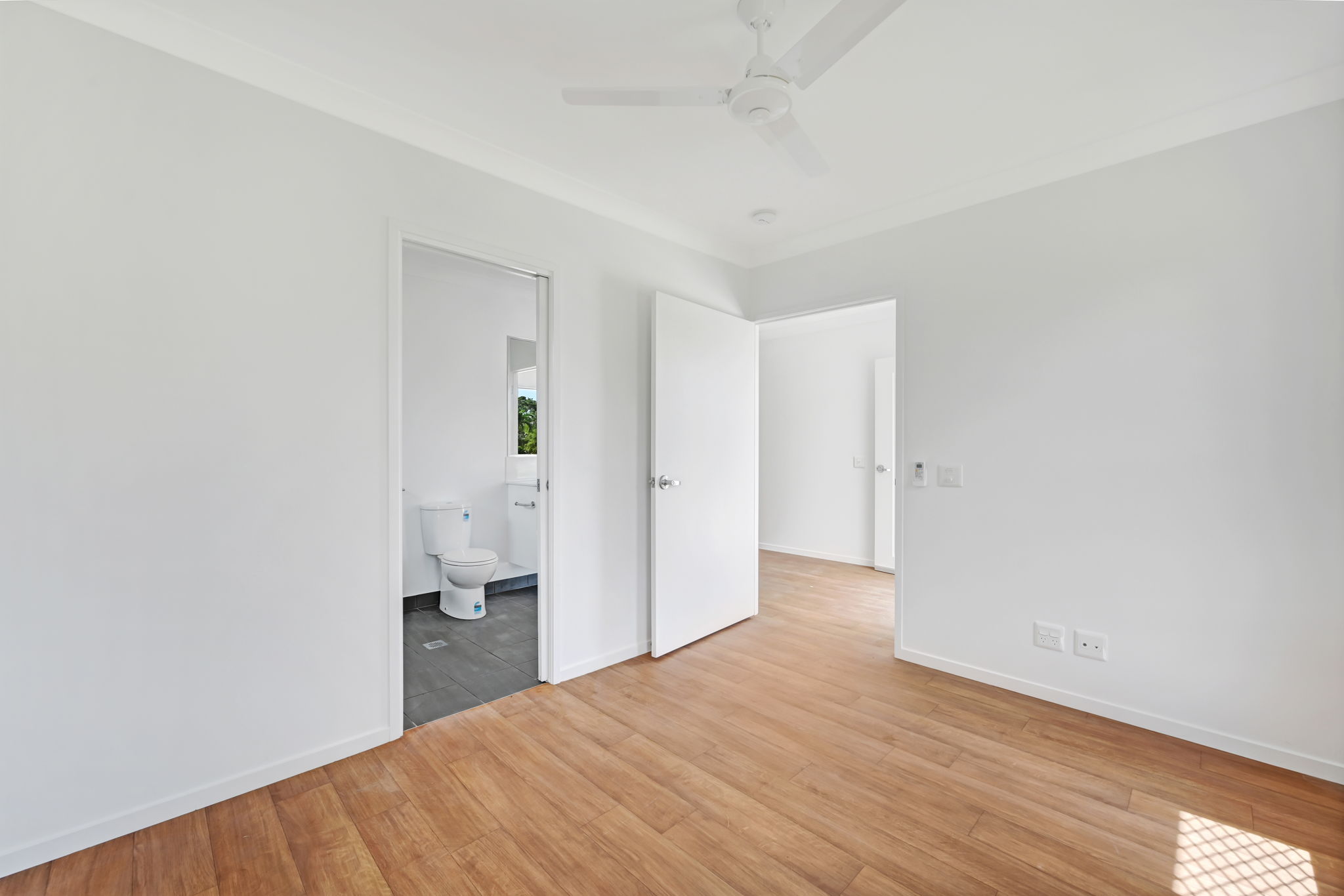 2 SDA Rooms + Media room + OOA, in Mount Louisa — Home image 9