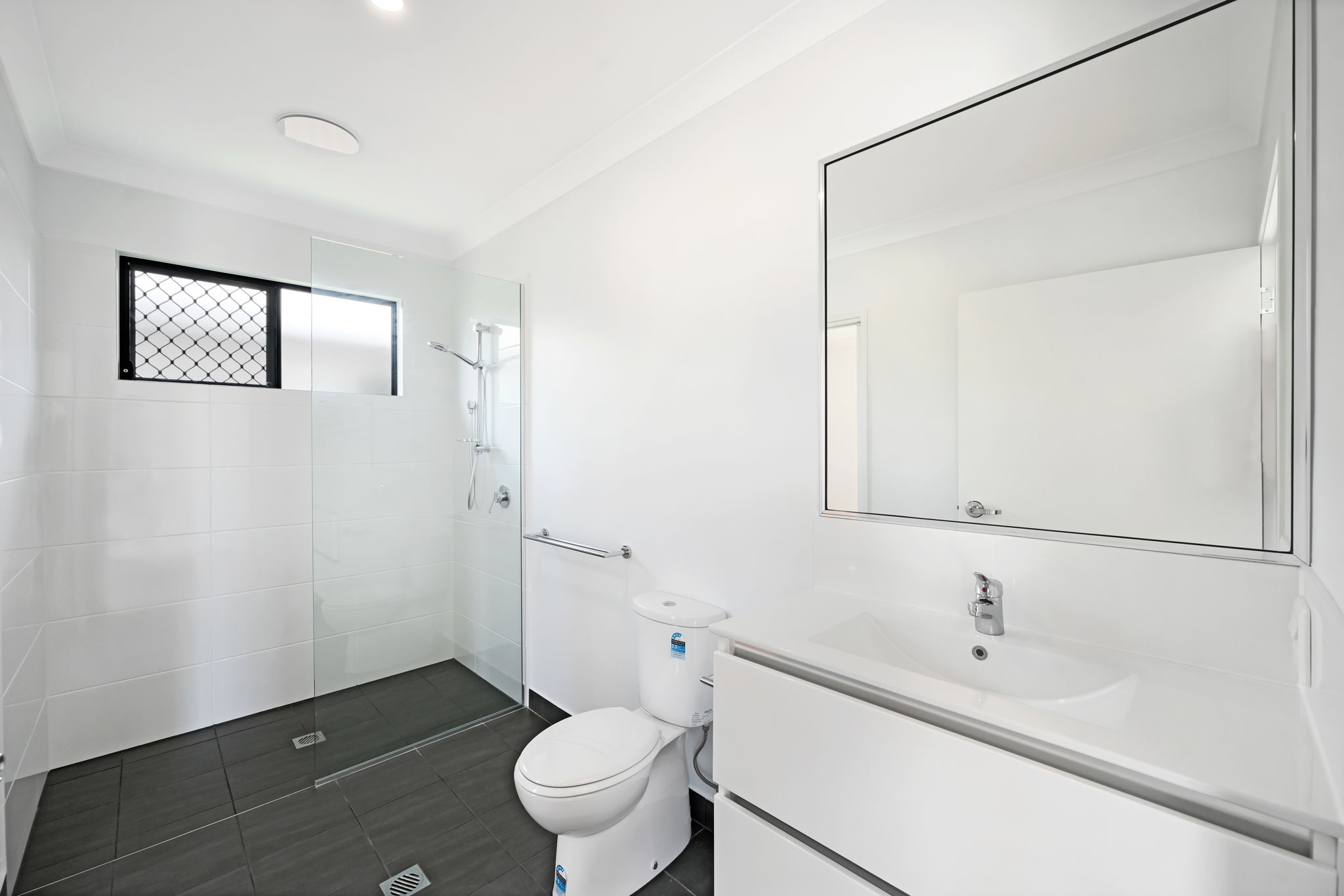 2 SDA Rooms + Media room + OOA, in Mount Louisa — Home image 10