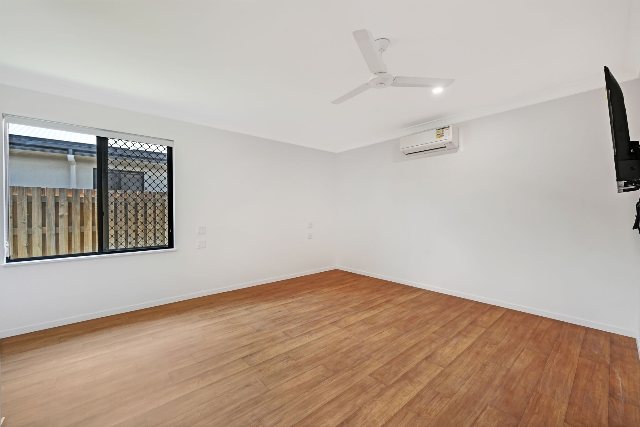 2 SDA Rooms + Media room + OOA, in Mount Louisa — Home image 12