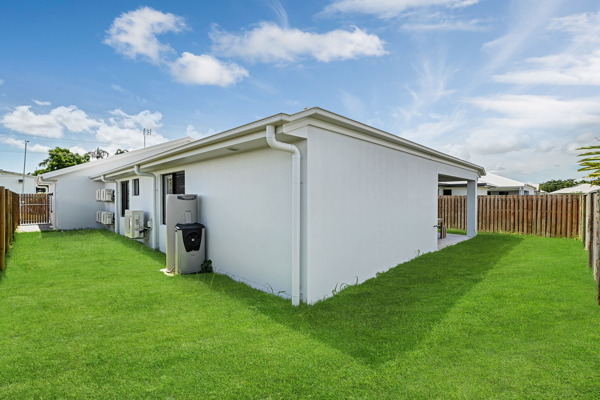 2 SDA Rooms + Media room + OOA, in Mount Louisa — Home image 16