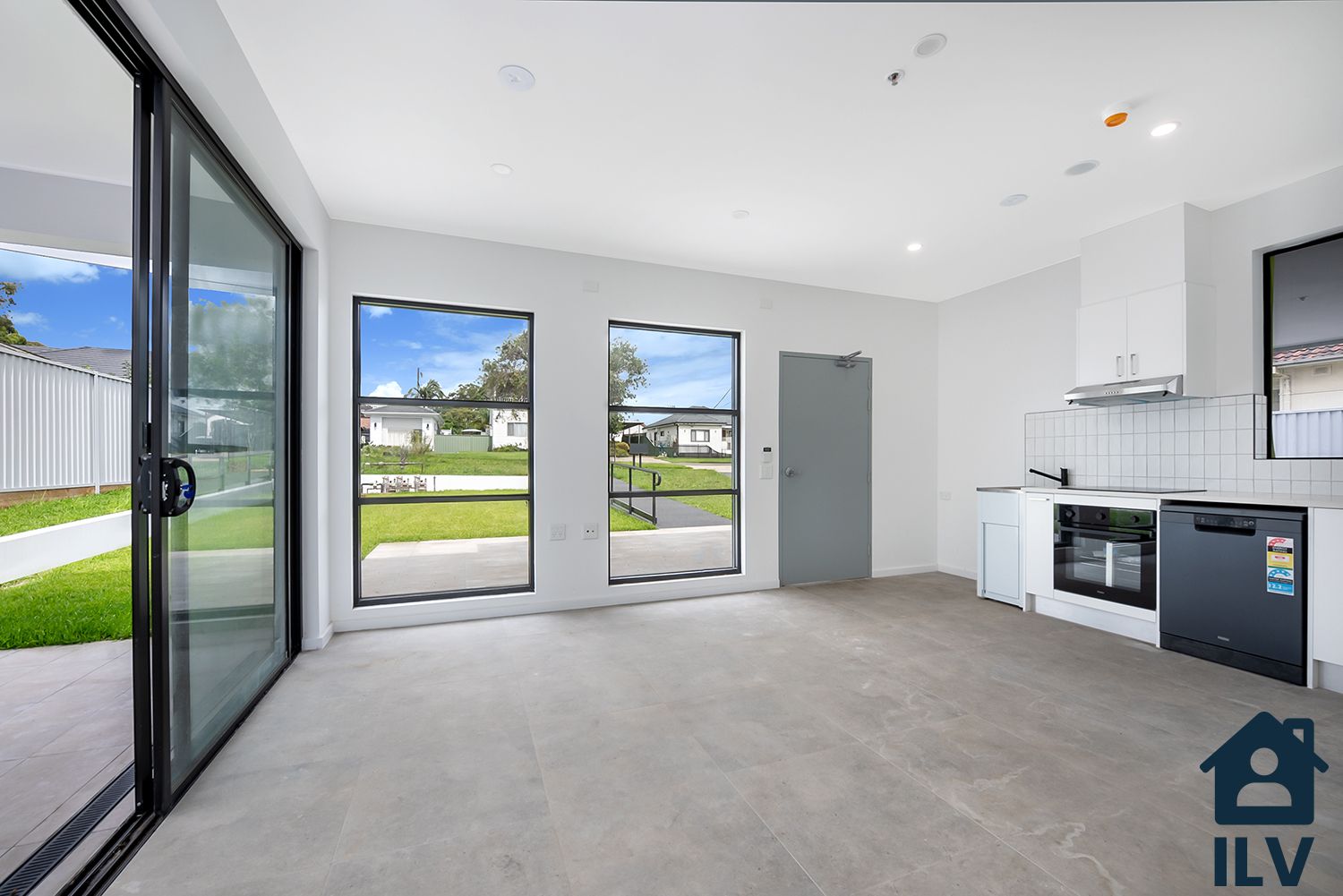 SDA ROBUST VILLA - SOUTH GRANVILLE — Home image 3