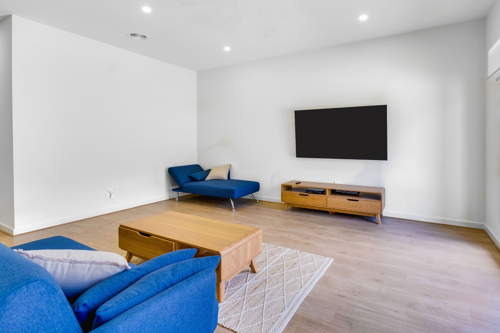 Deluxe 3-Bedroom SIL/STA Townhouse - Calm Setting - Carrum Downs — Home image 2