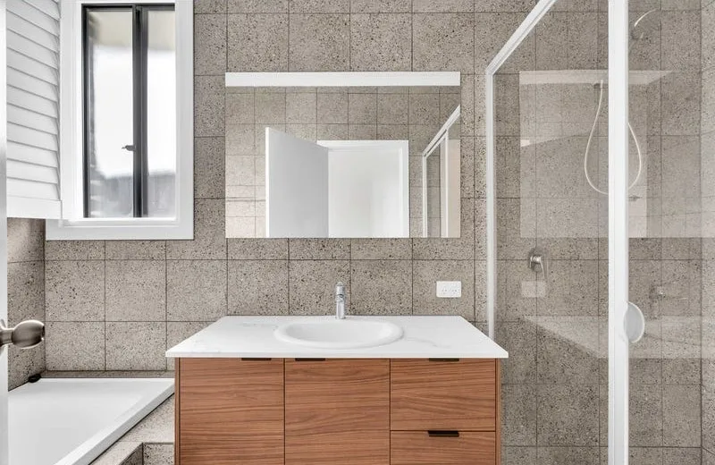 Stylish Contemporary 4‑Bedroom SIL Home in Clearview — Home image 3