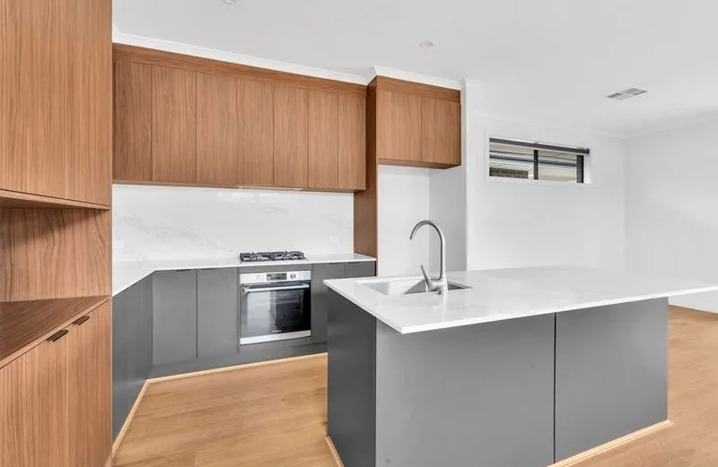 Stylish Contemporary 4‑Bedroom SIL Home in Clearview — Home image 5