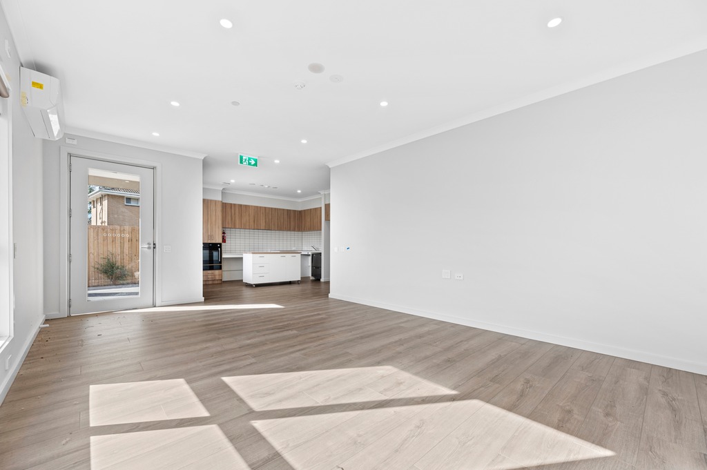 Contemporary comfort in a bright, open 3 bedroom house in Cranbourne — Home image 2