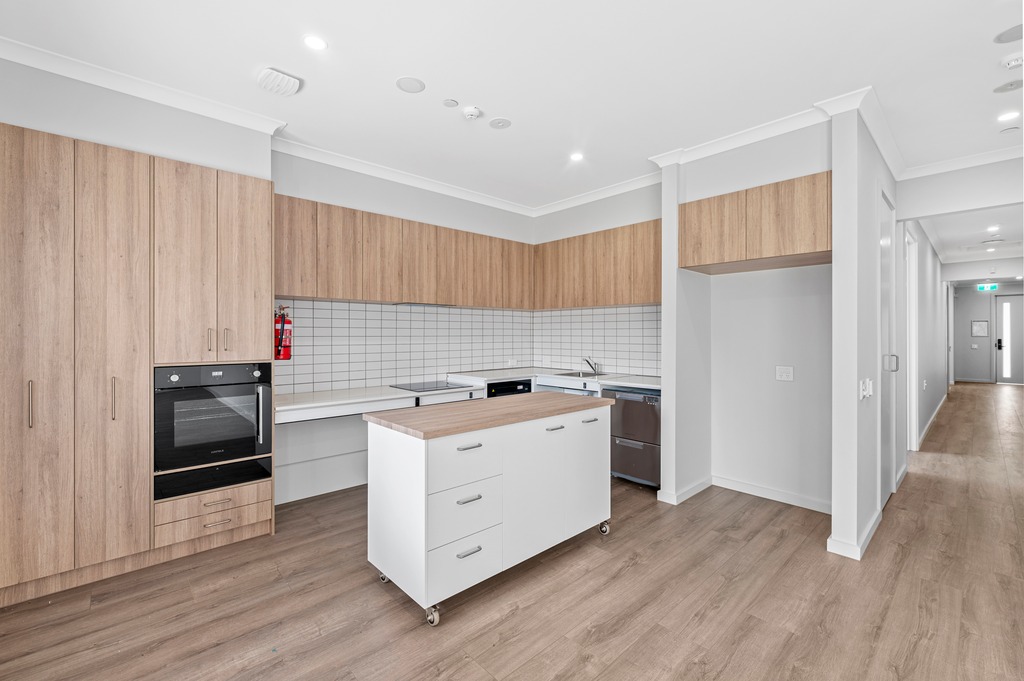 Contemporary comfort in a bright, open 3 bedroom house in Cranbourne — Home image 7