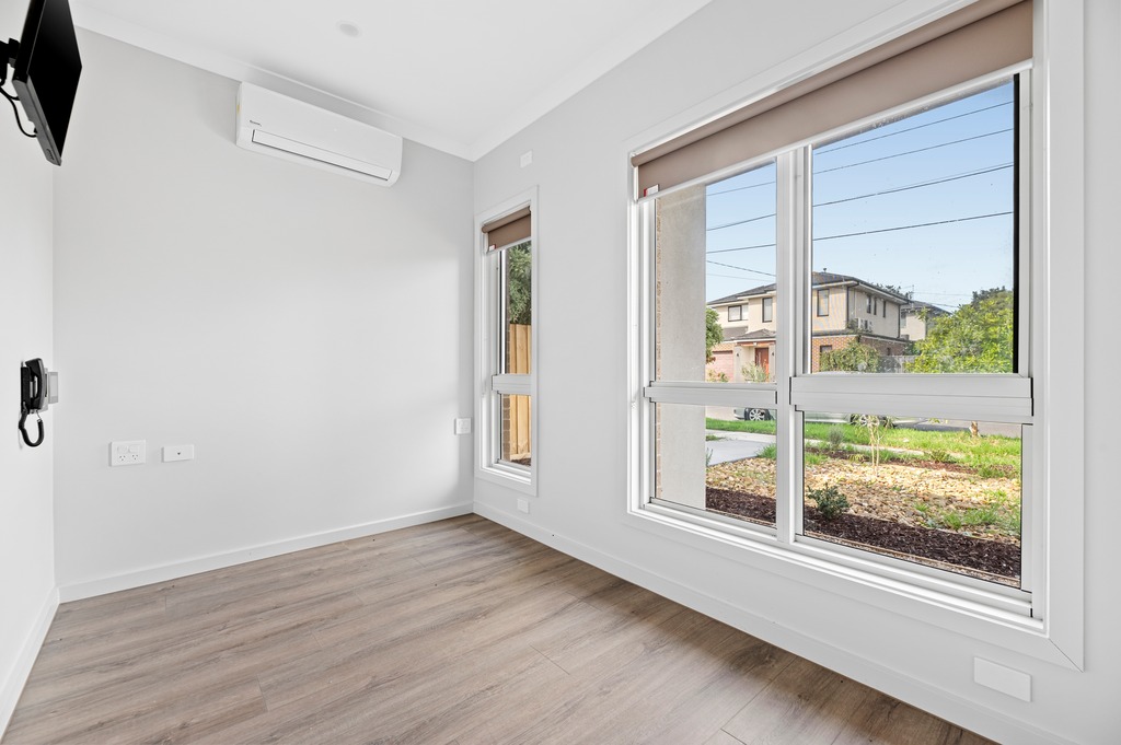 Contemporary comfort in a bright, open 3 bedroom house in Cranbourne — Home image 14