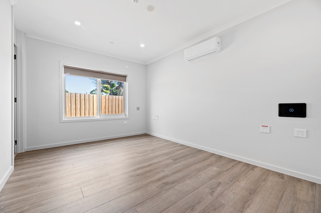 Contemporary comfort in a bright, open 3 bedroom house in Cranbourne — Home image 15