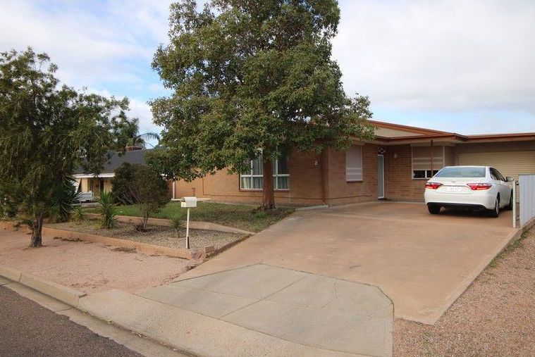 A delightful home with style, comfort and convenience — Home image 3
