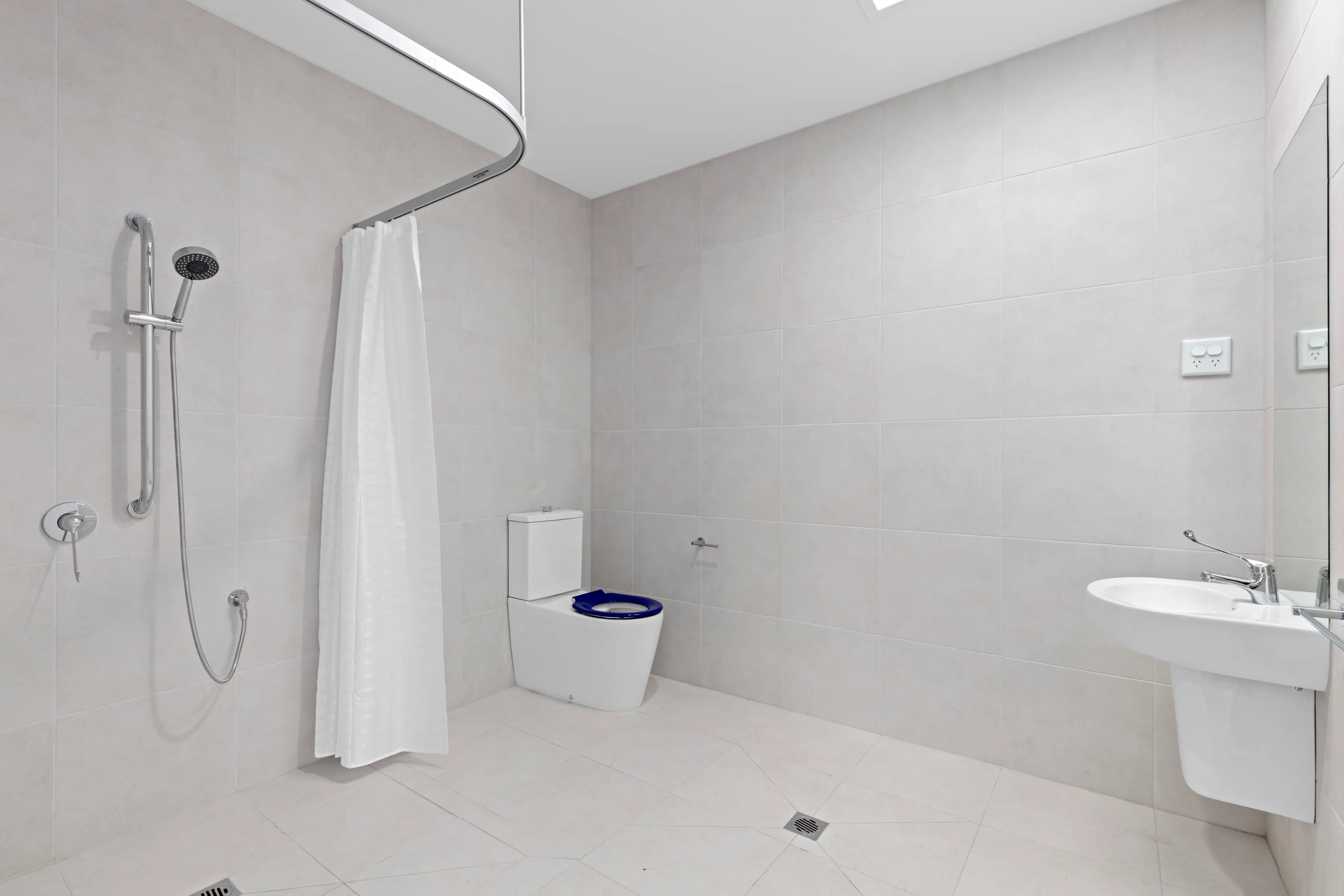 Frost Drive, Charlemont — Home image 3