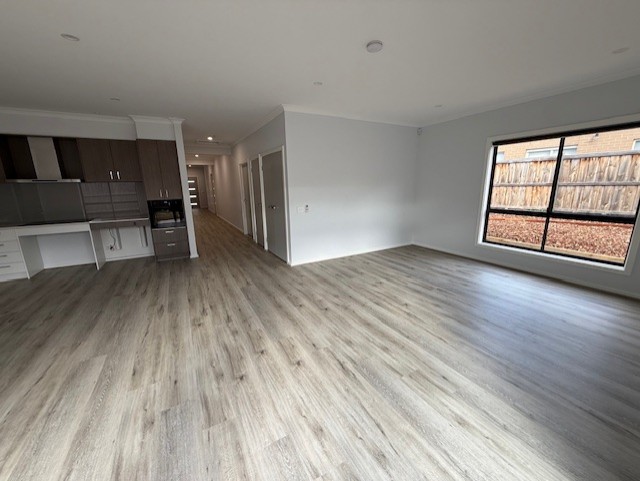 Where Comfort Meets Care: A Haven in Thornhill Park — Home image 4