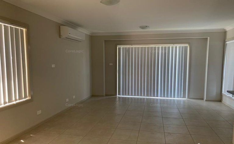 Town House in Hamlyn Terrace — Home image 4