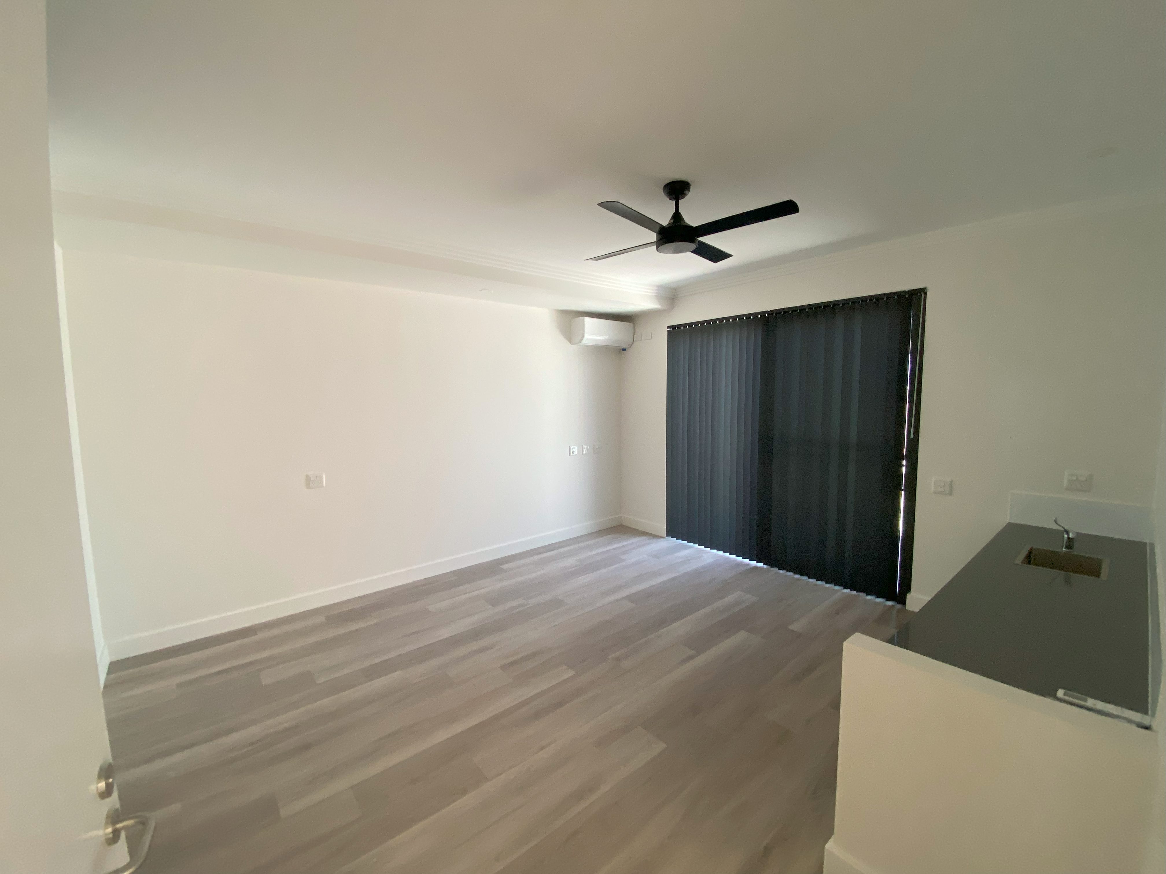 New SDA House in sort after LANDSDALE 1xVacancy — Home image 2