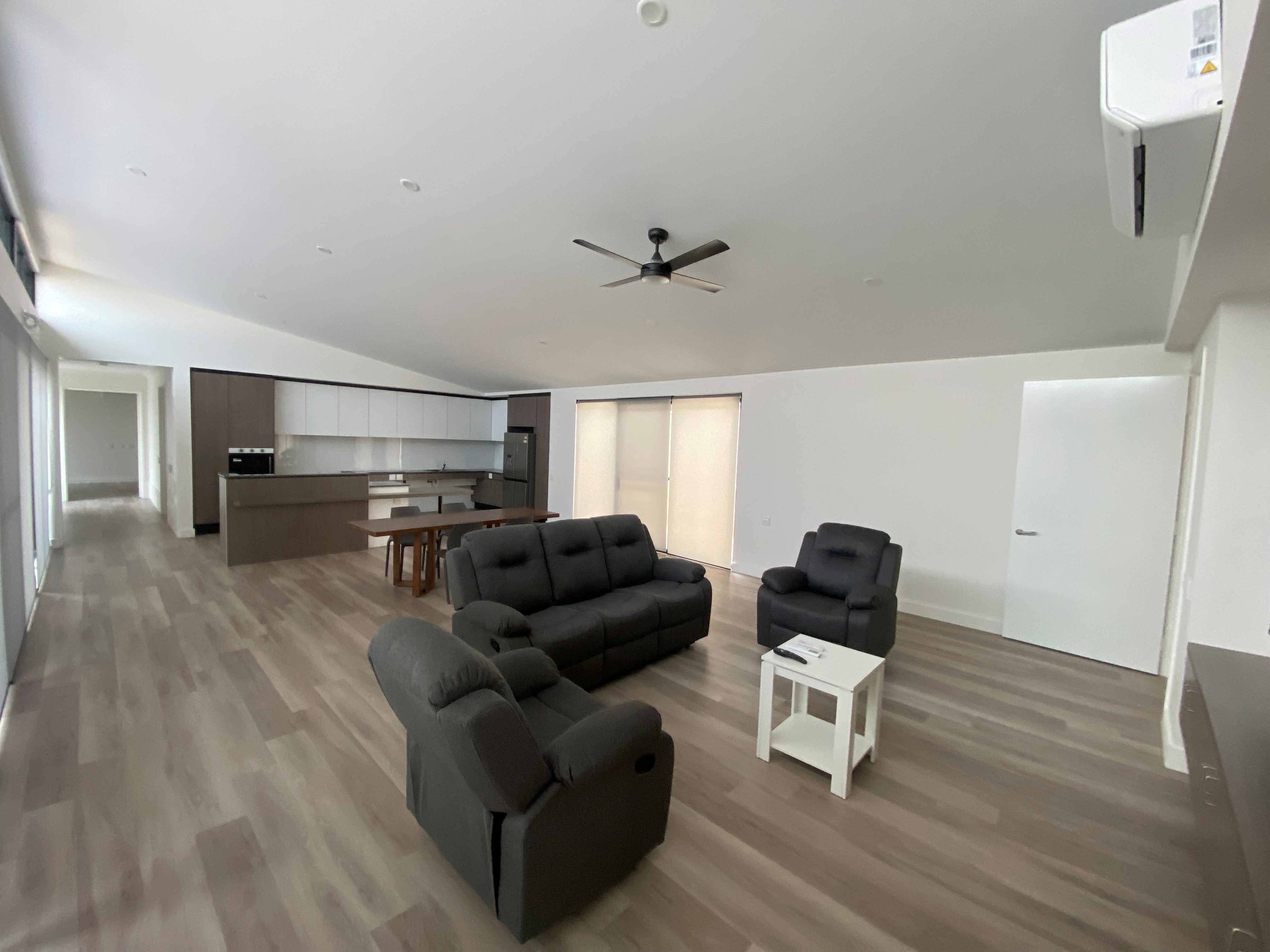 New SDA House in sort after LANDSDALE 1xVacancy — Home image 4