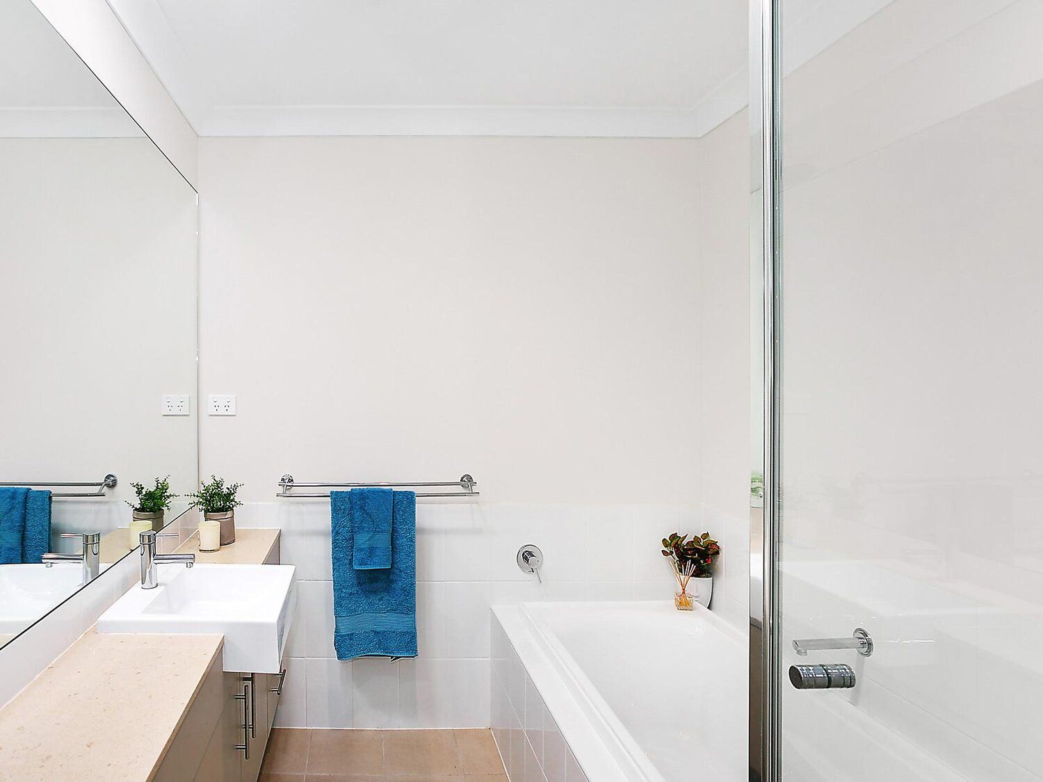 Eastwood — Home image 4