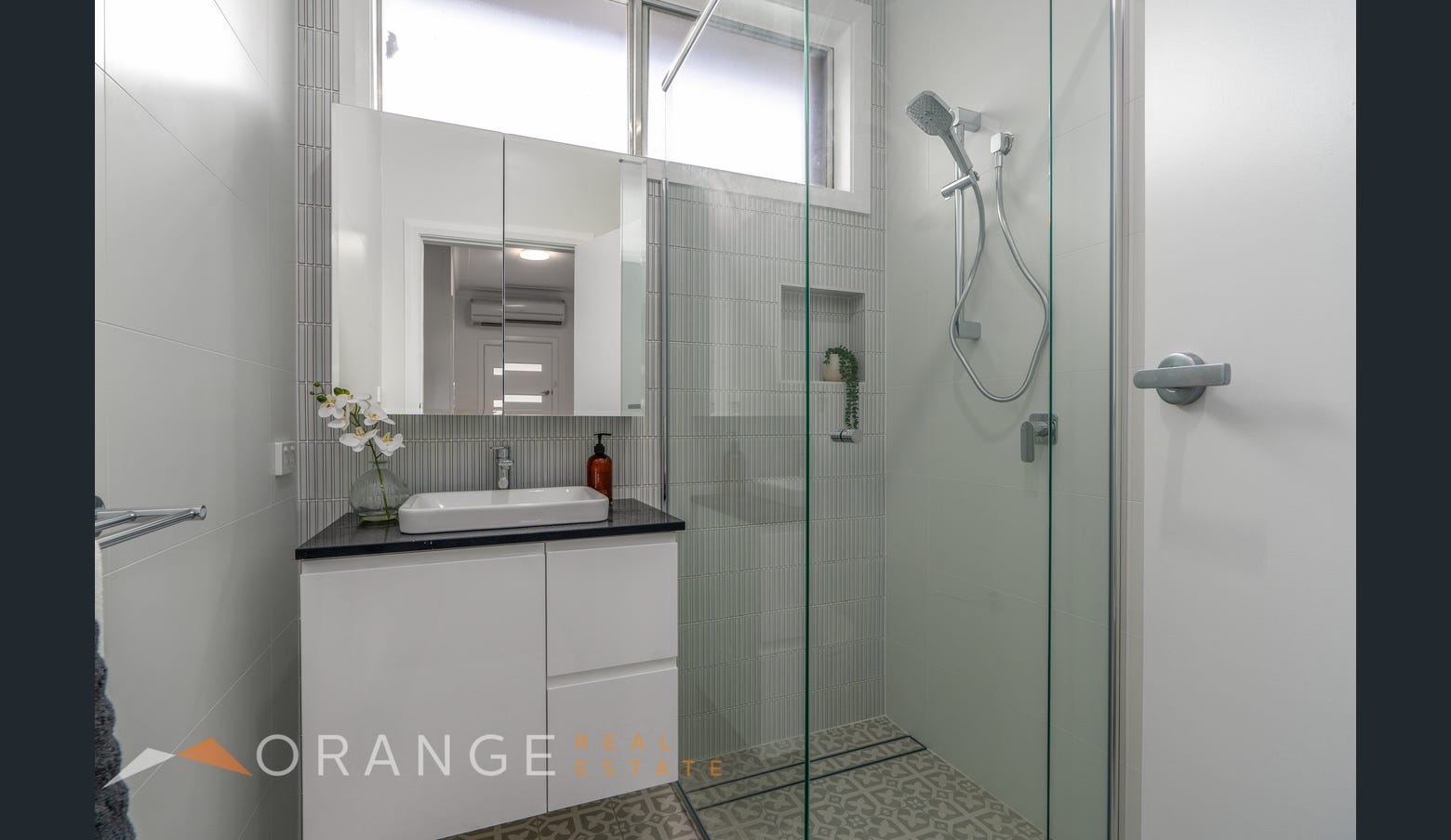 379 Lords Place, Orange, NSW 2800 — Home image 4