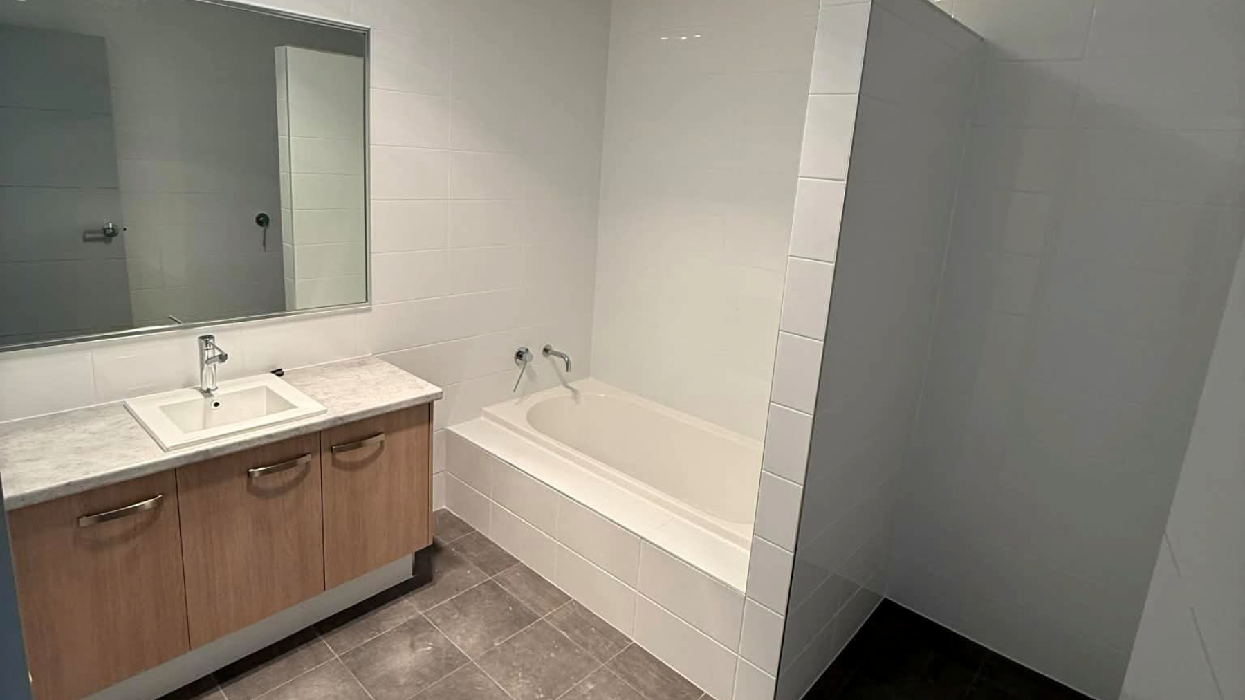 SDA Robust 2 Bedroom Villa plus OOA Baldivs, WA 245 — Home image 10