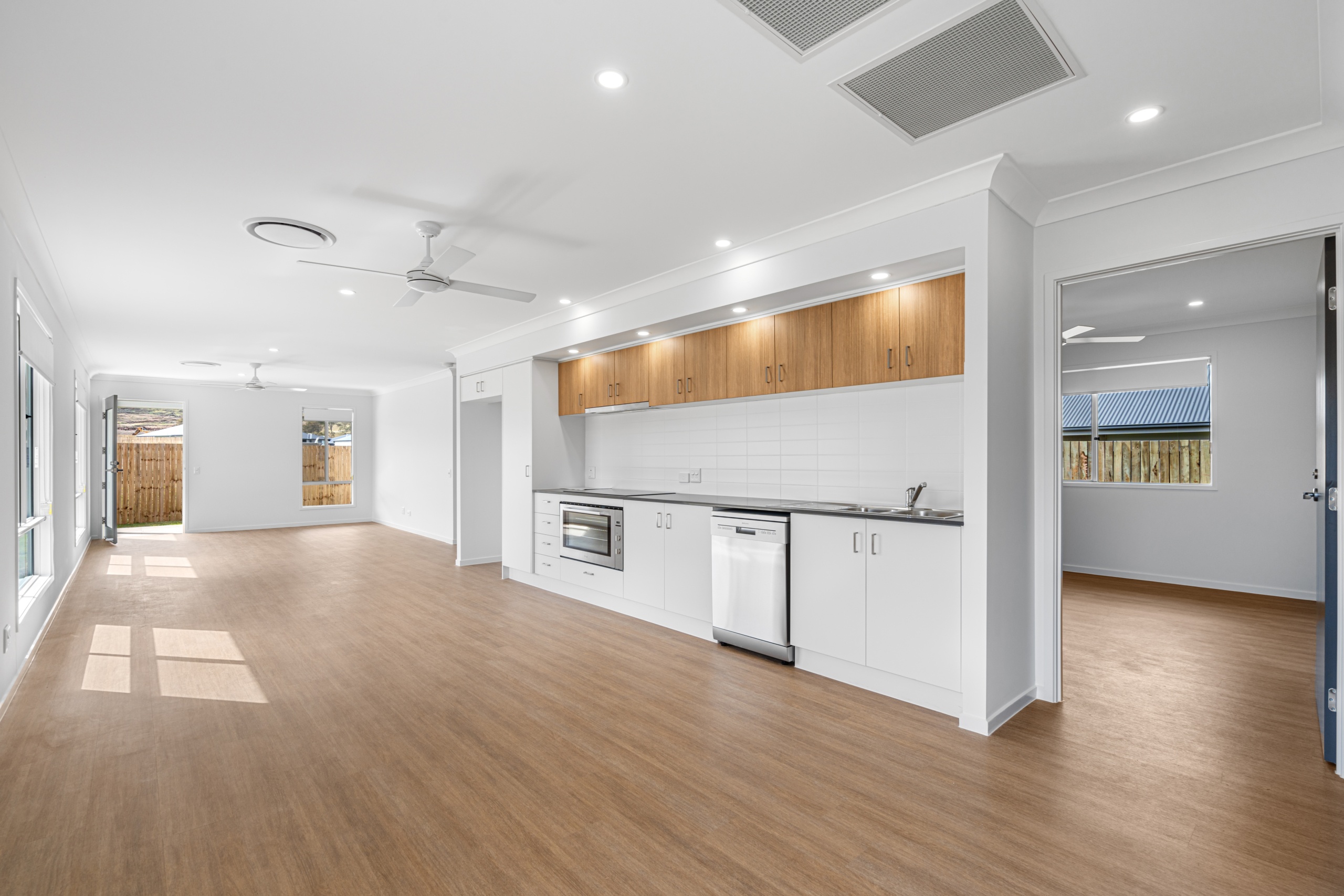GLENVALE, TOOWOOMBA QLD – IMPROVED LIVEABILITY HOUSE — Home image 2