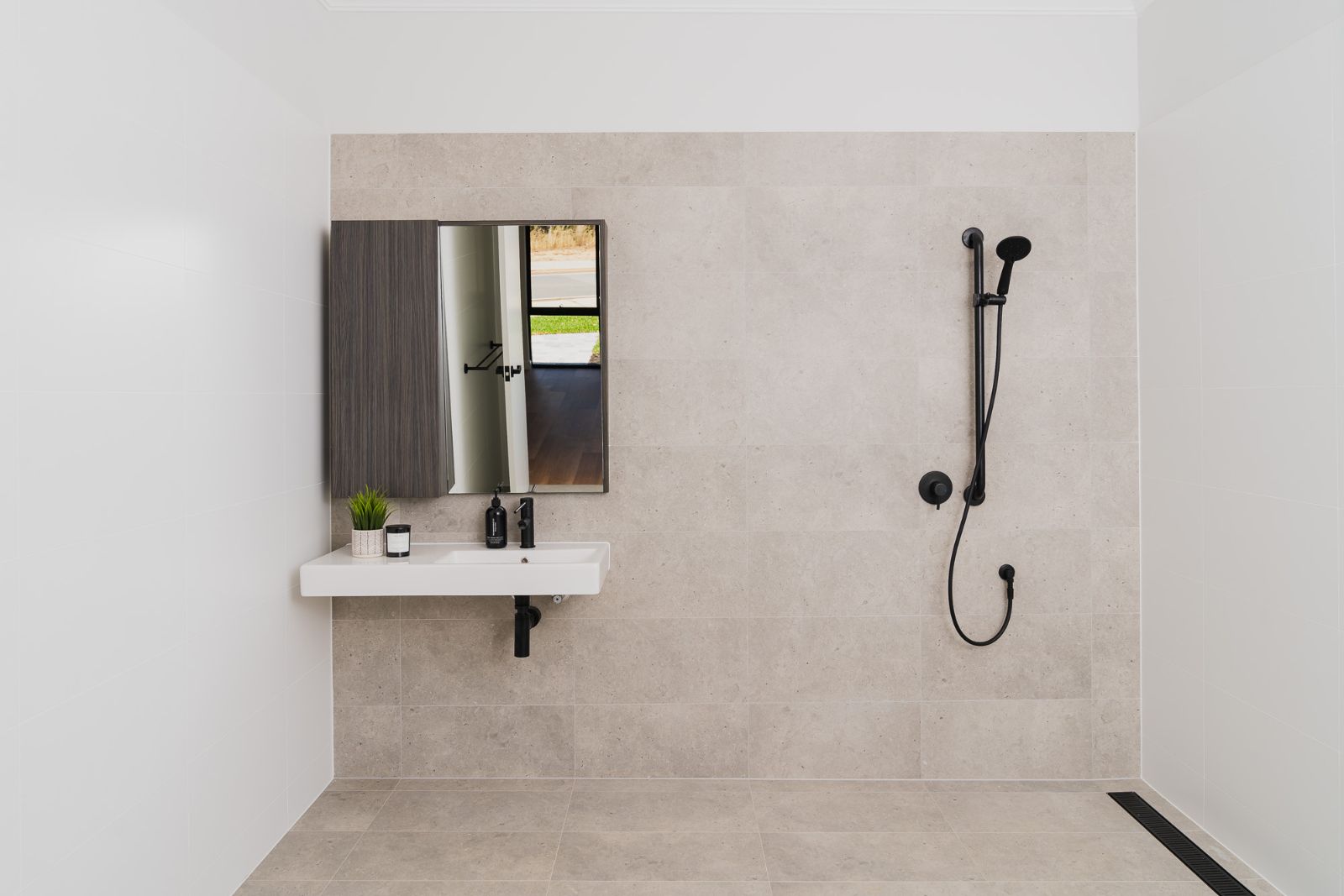 Feel at Home - In a 2-Bedroom Home That Works for You Disability Accommodation — Home image 4