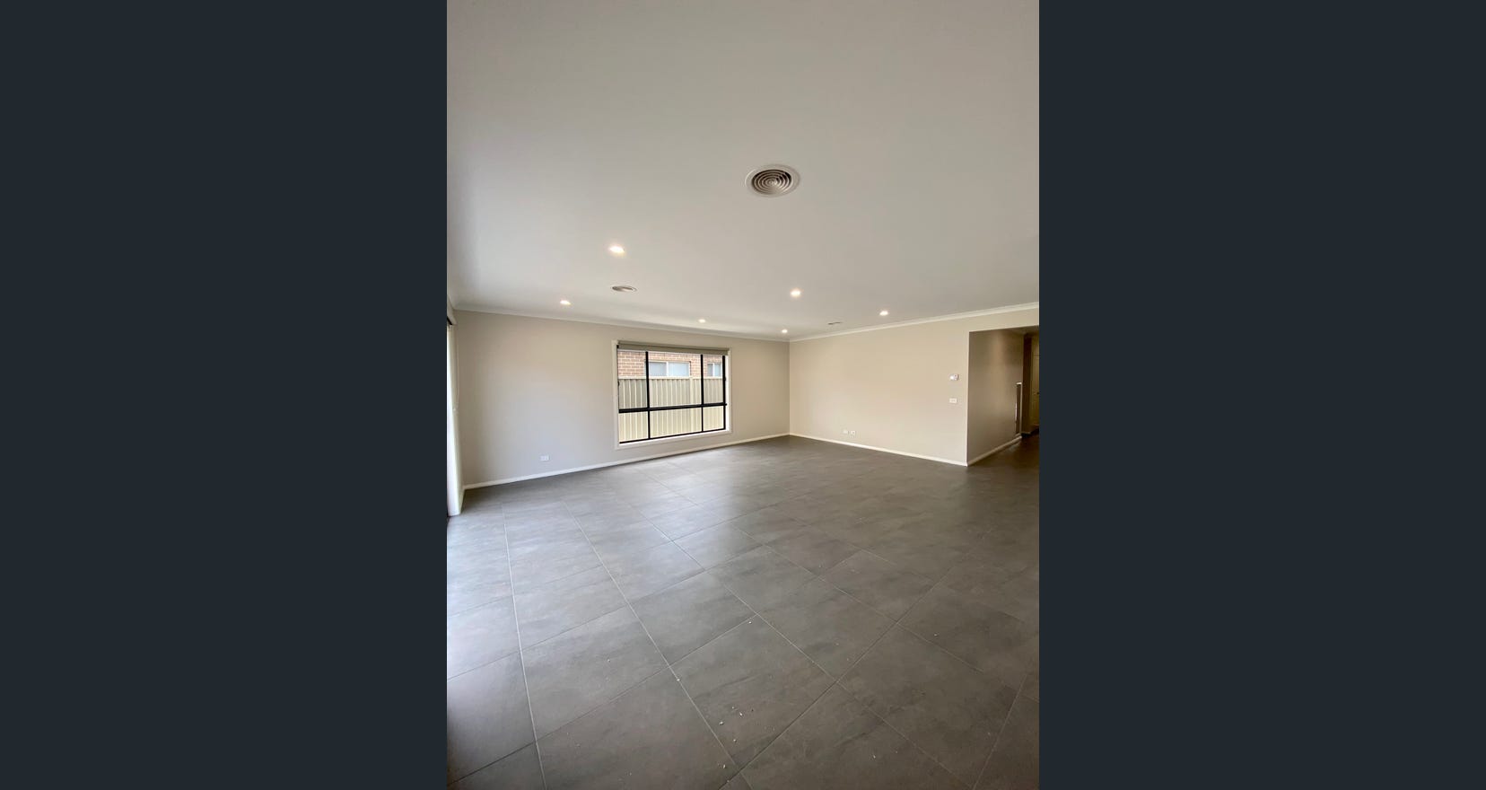 Gorgeous property close to the beach - Wheelchair Friendly — Home image 3