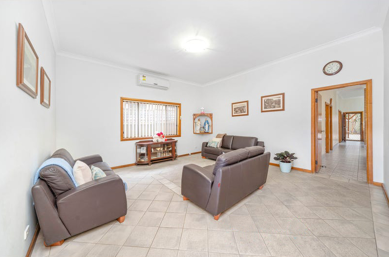 A spacious and central home in Campsie NSW! — Home image 2