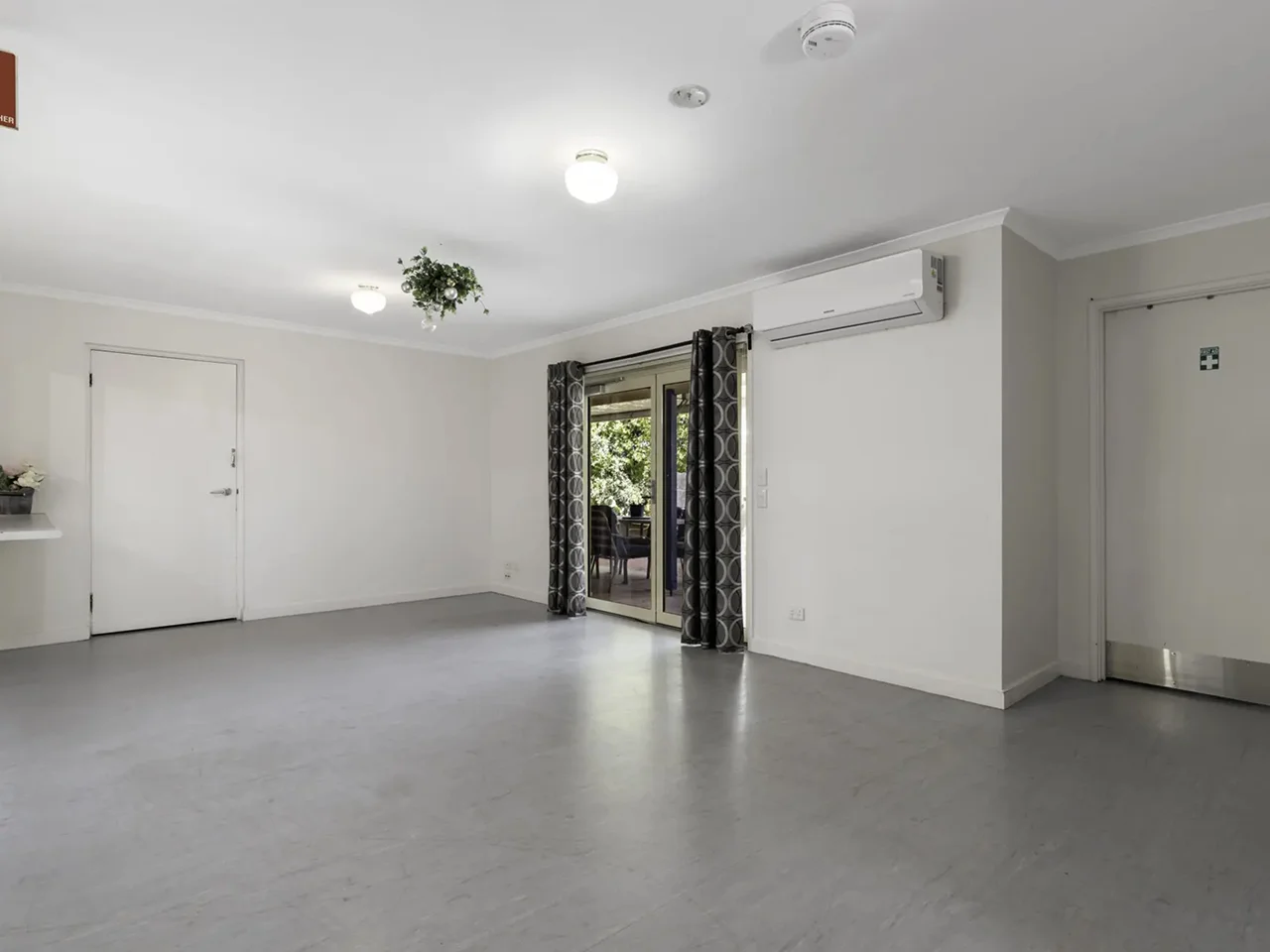 Dover Gardens - 1 Vacancy in 4 Bedroom Residence Basic — Home image 4