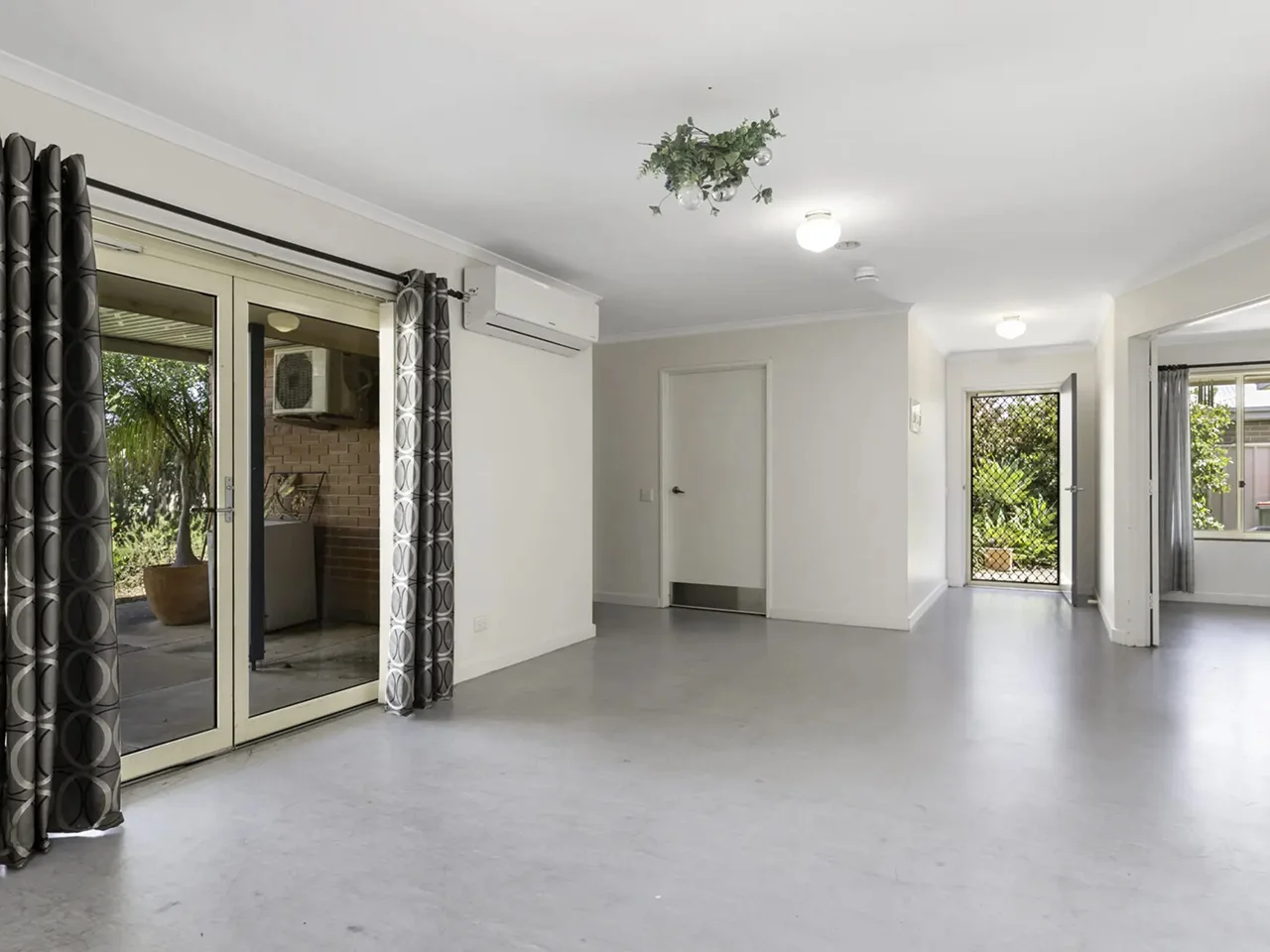 Dover Gardens - 1 Vacancy in 4 Bedroom Residence Basic — Home image 9