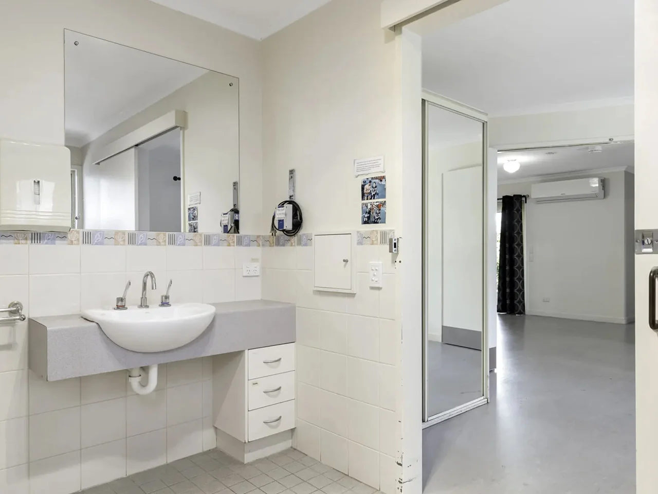 Dover Gardens - 1 Vacancy in 4 Bedroom Residence Basic — Home image 10