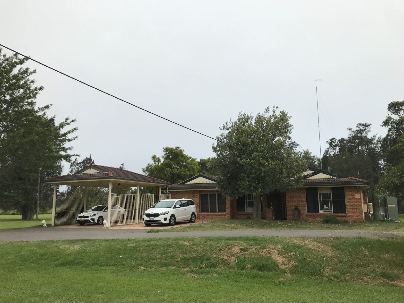 Self contained studio unit in Williamtown on acerage — Home image 2