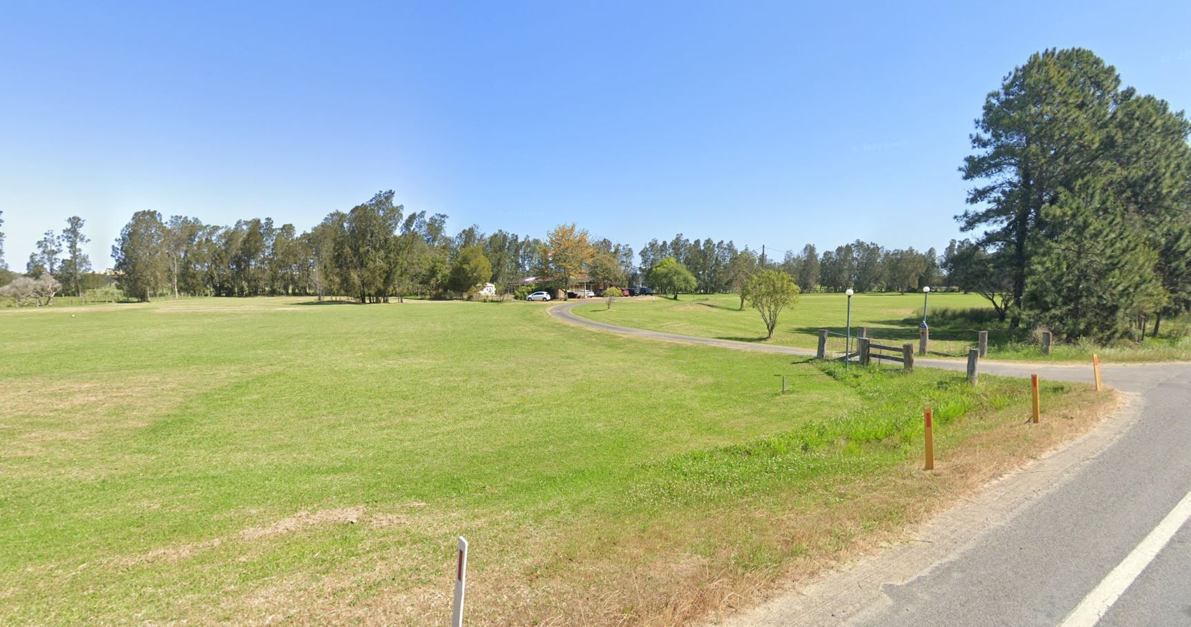 Self contained studio unit in Williamtown on acerage — Home image 6