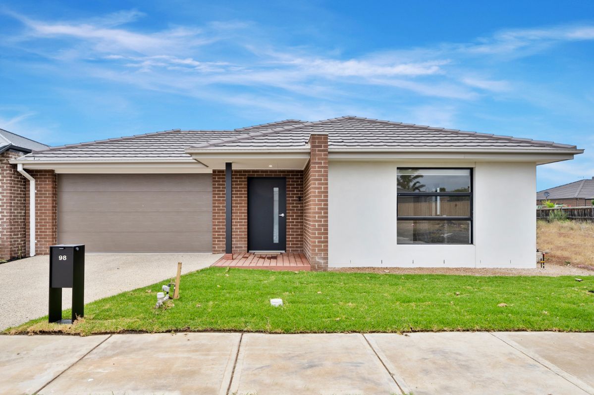 Modern 4-Bedroom HPS+R - Houdini Drive, Tarneit VIC — Floorplan 1