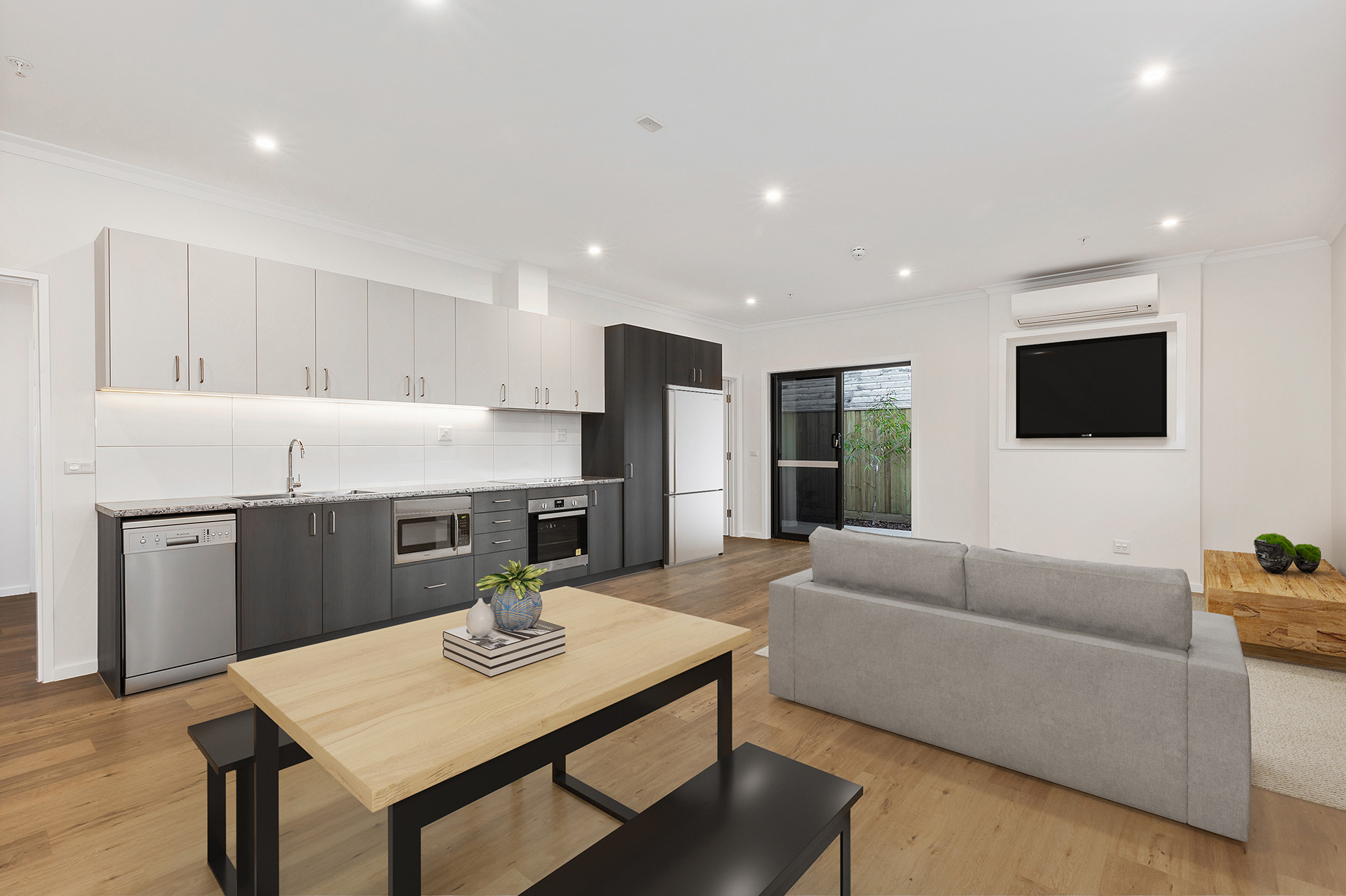 Villa with residential appeal — Home image 3