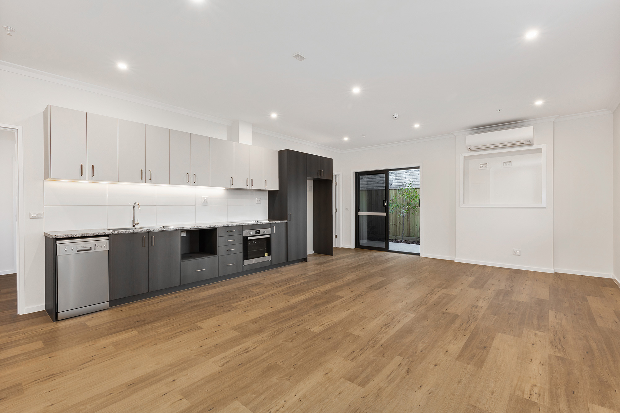 Villa with residential appeal — Home image 10