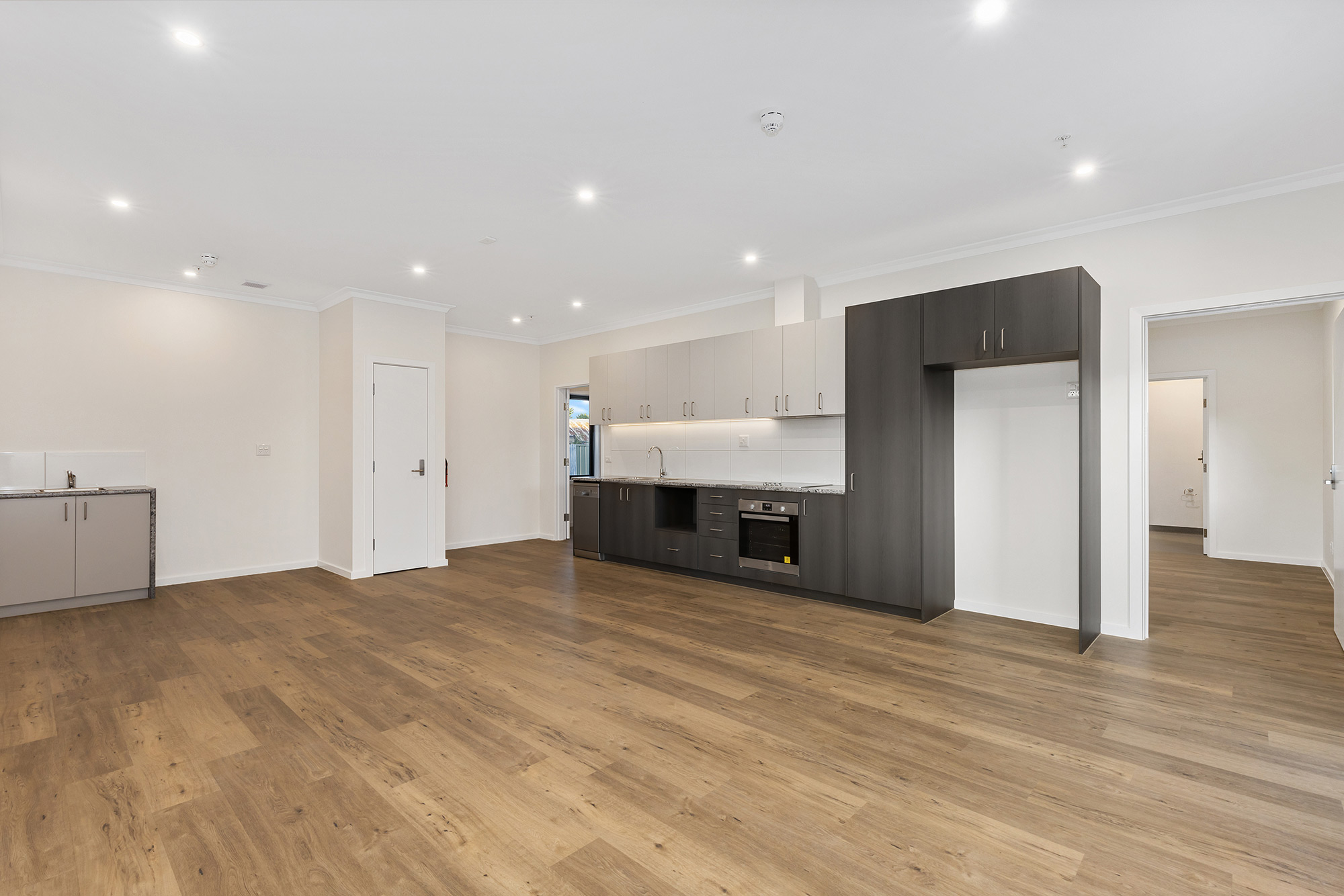 Villa with residential appeal — Home image 11