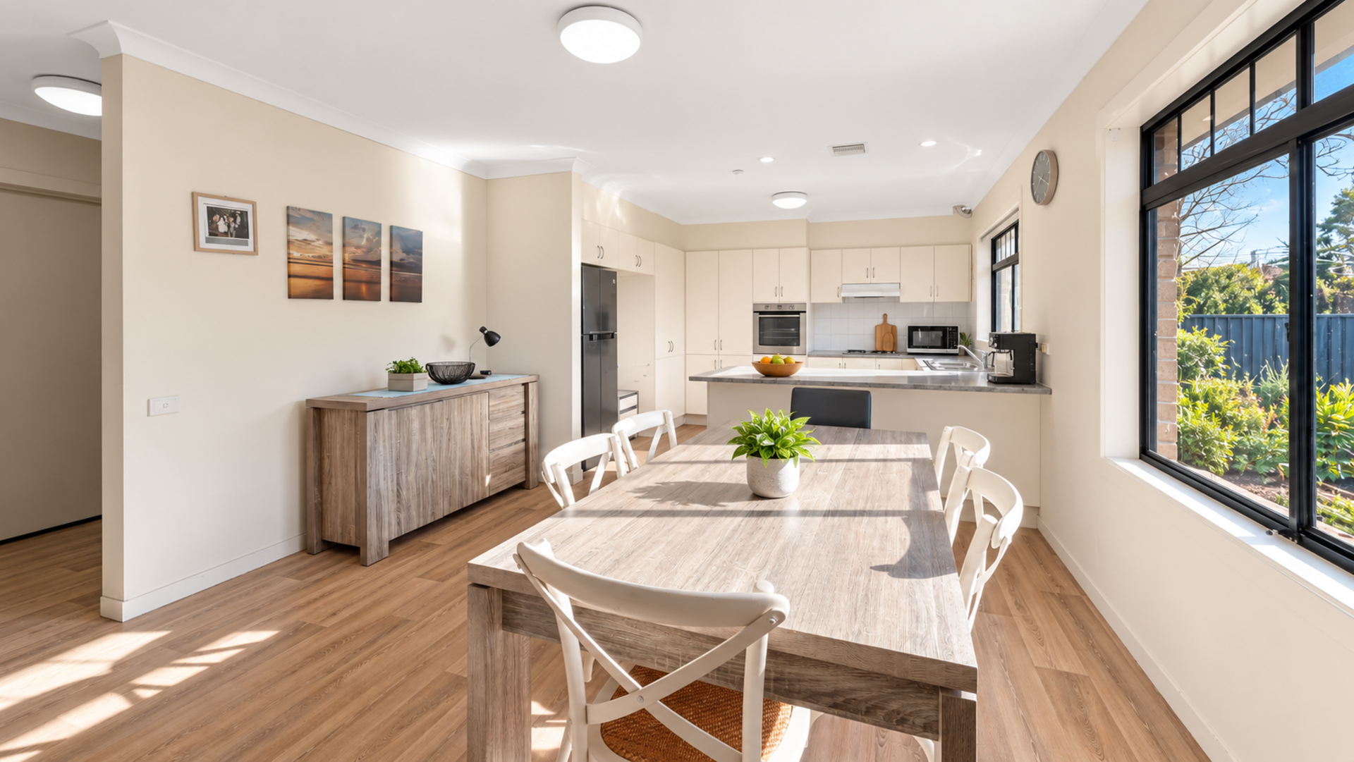 19A Rodman - Dining and kitchen