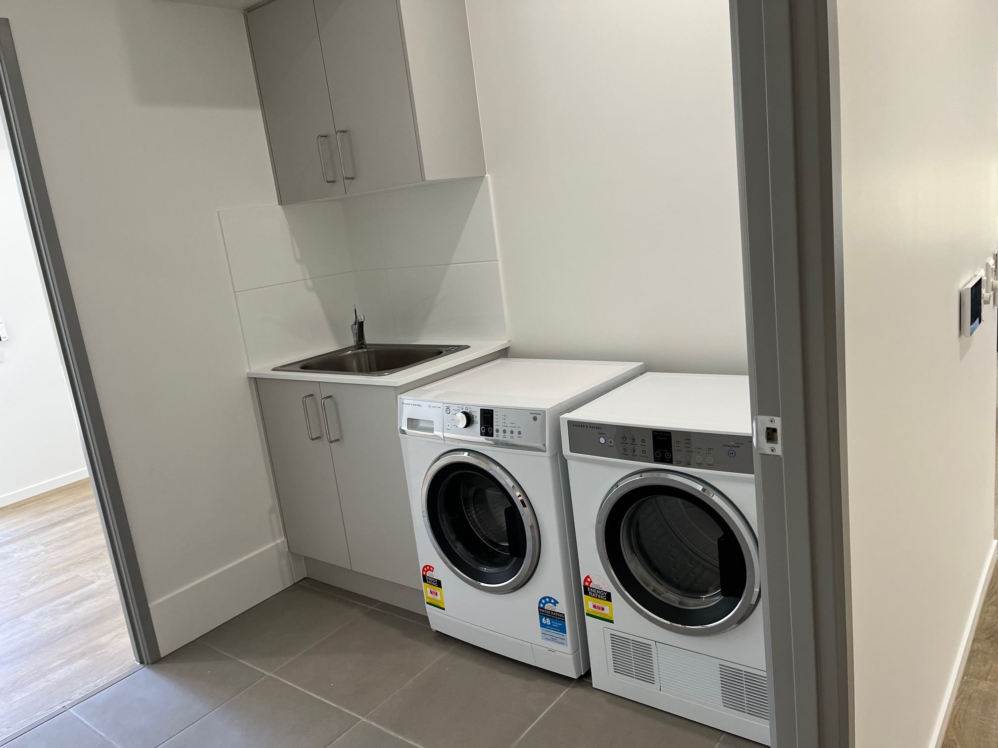 New spacious 2 living areas close to beaches bay park shops transport hospital — Home image 13