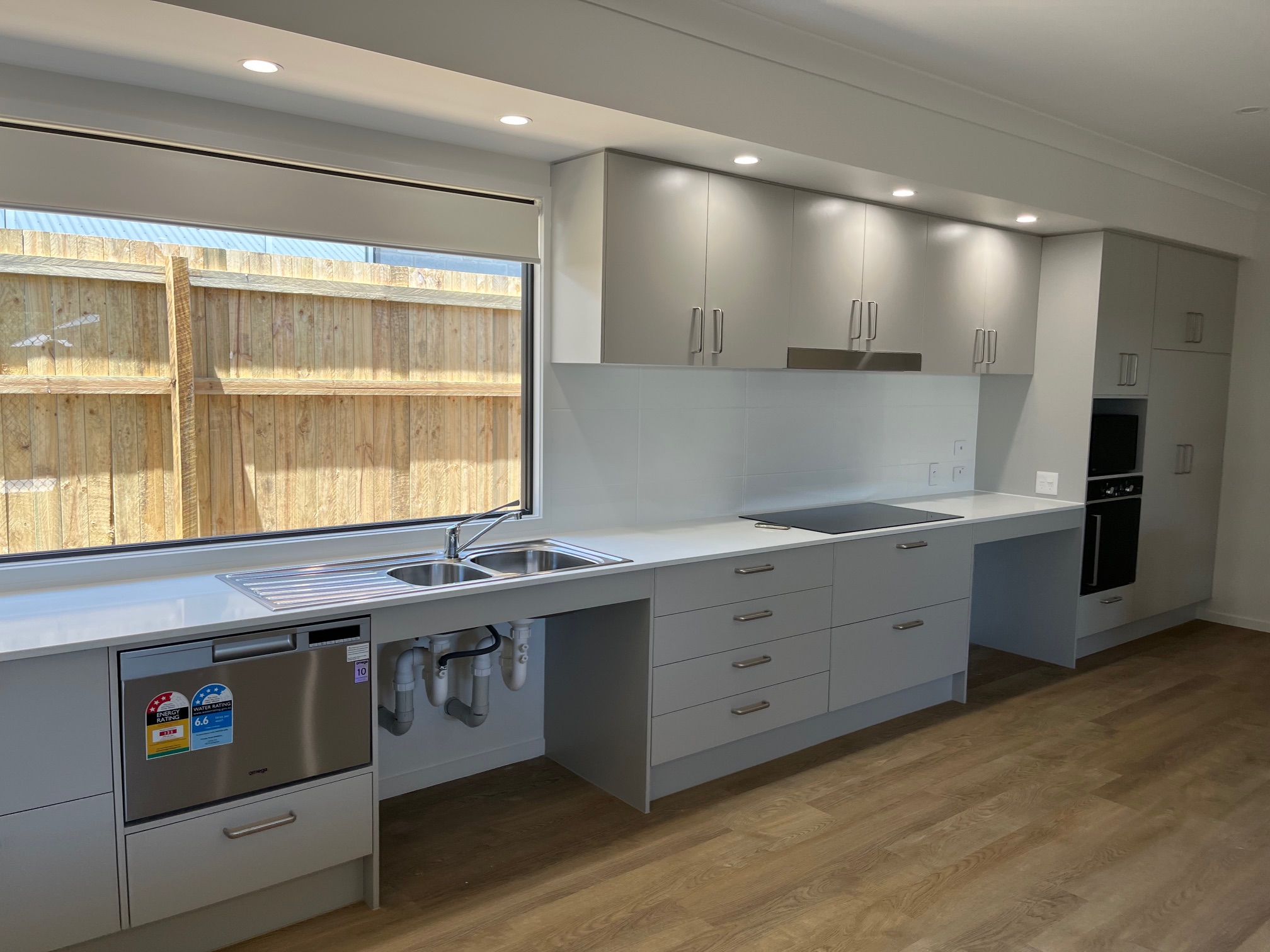 New spacious 2 living areas close to beaches bay park shops transport hospital — Home image 15