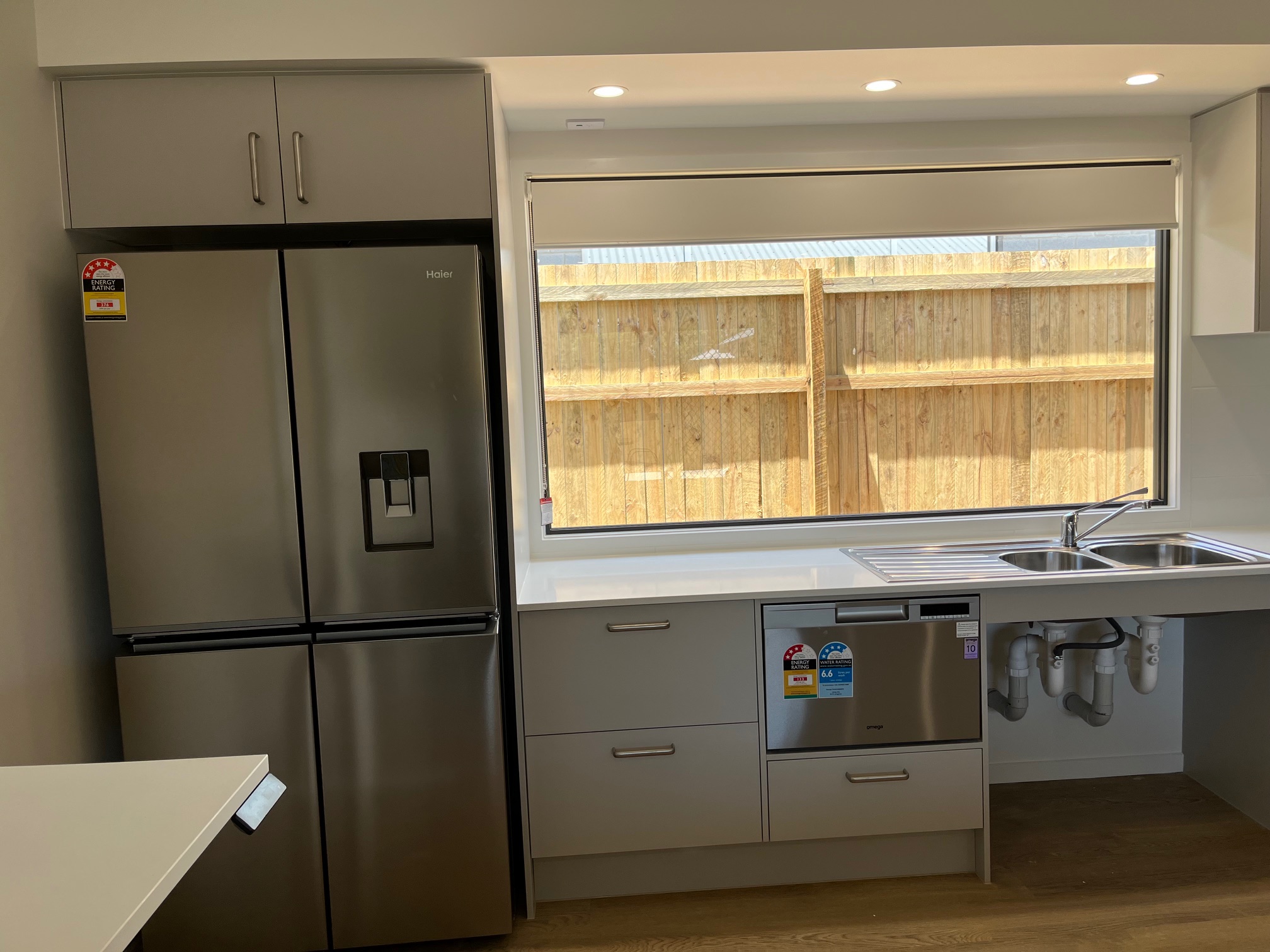 New spacious 2 living areas close to beaches bay park shops transport hospital — Home image 16