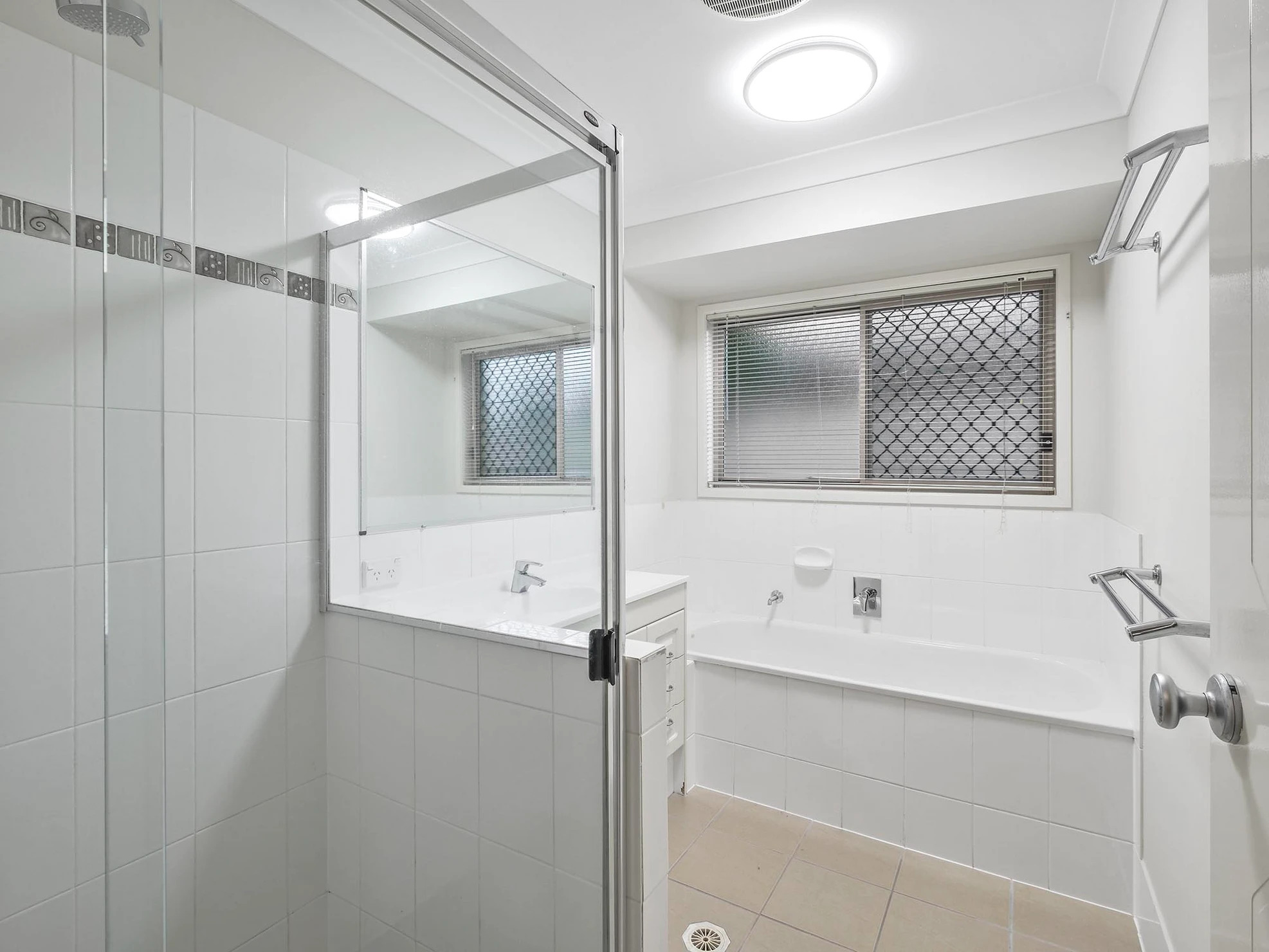 SIL Vacancy - Forest Lake — Home image 4