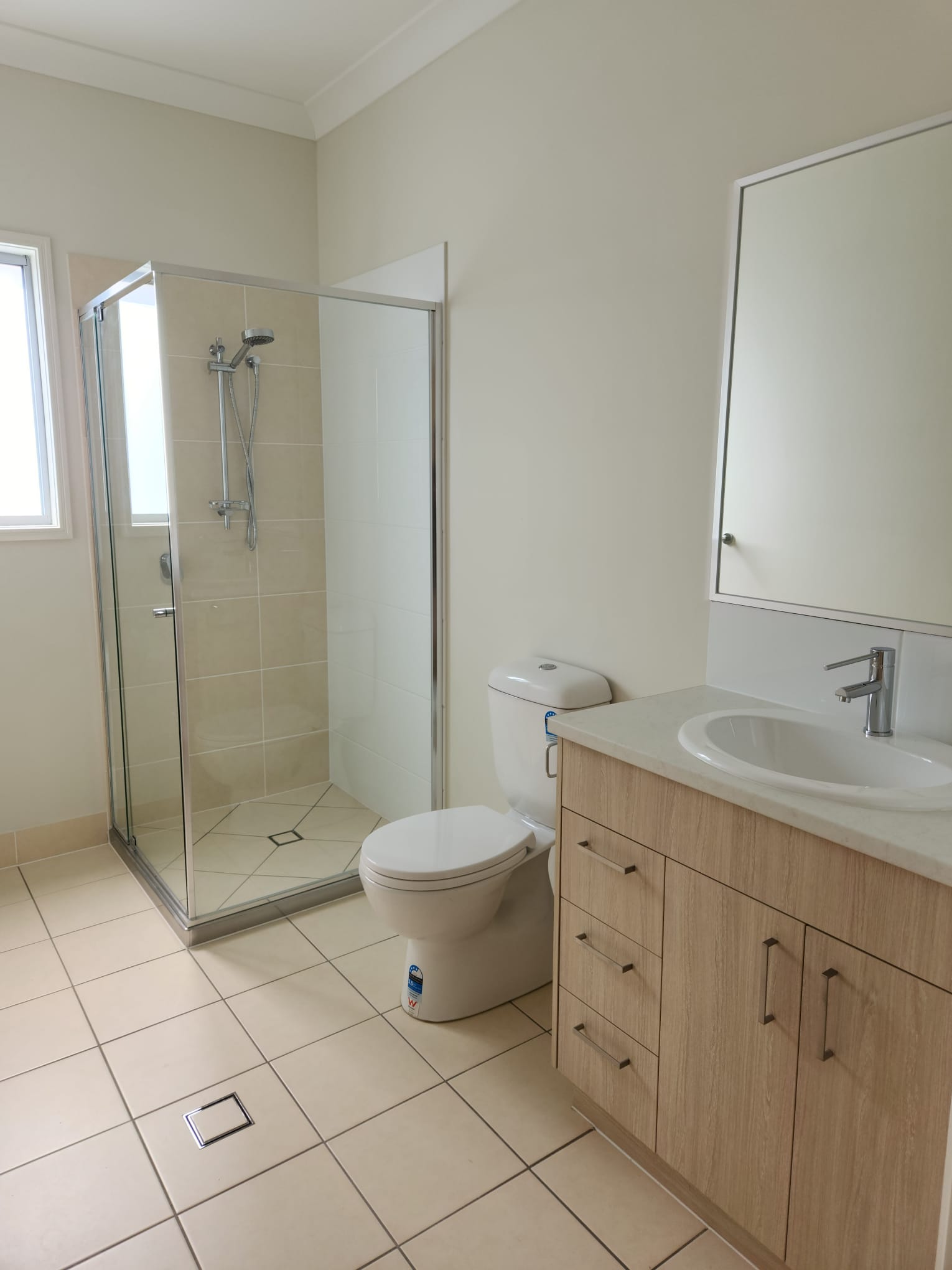 New House in heart of Warwick — Home image 9