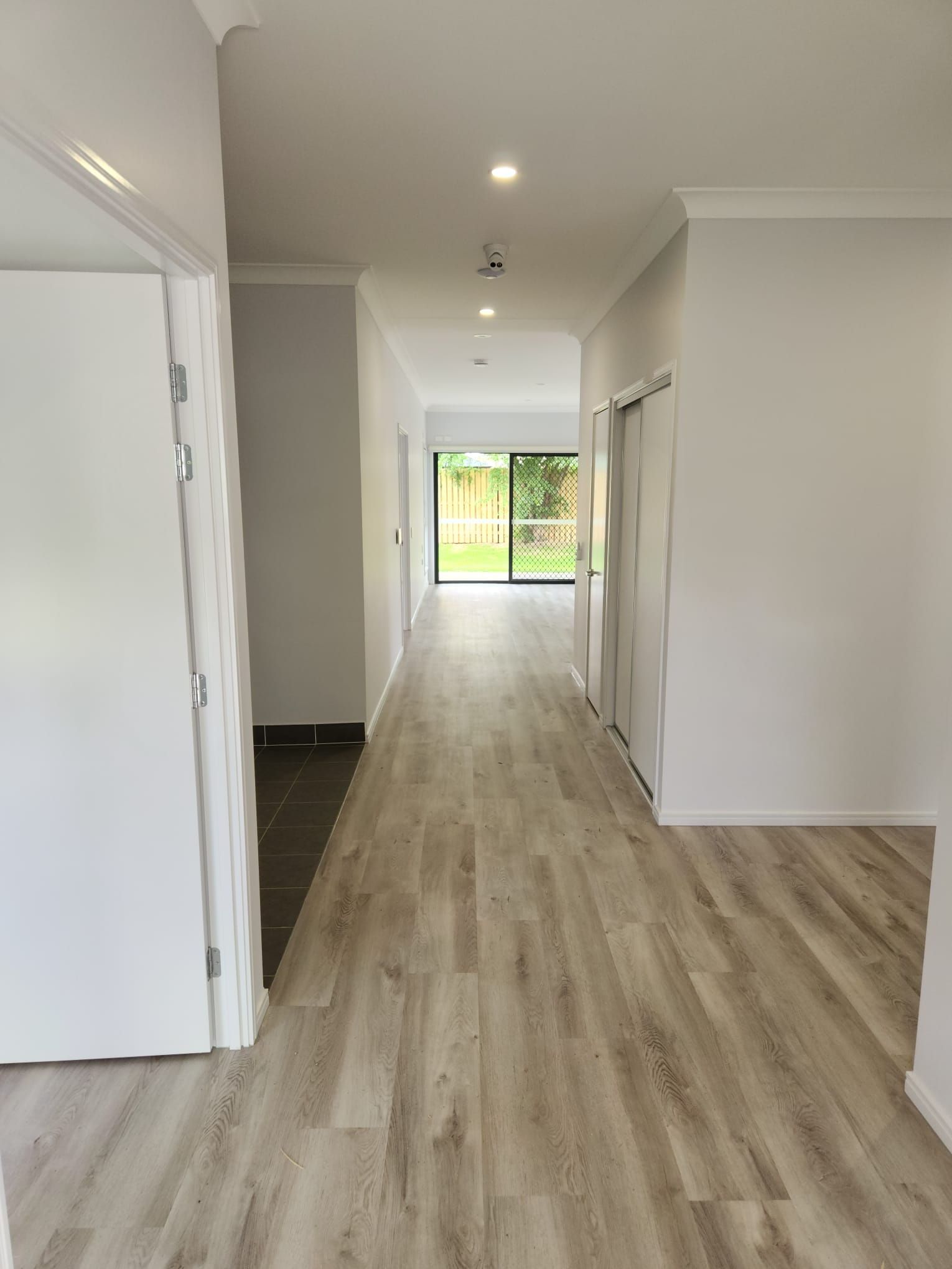 New House in heart of Warwick — Home image 3