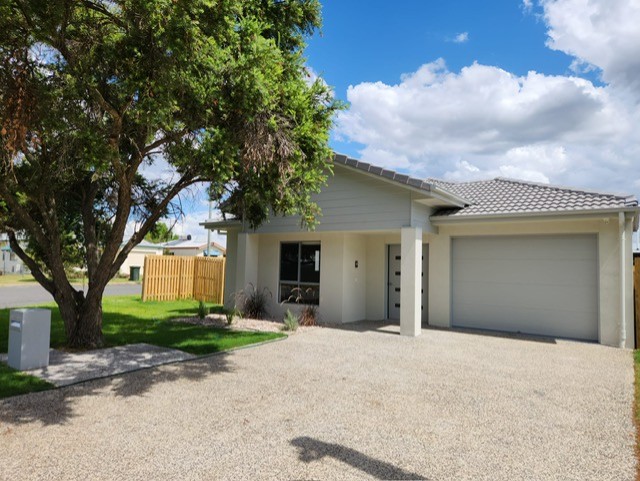 New House in heart of Warwick — Home image 5