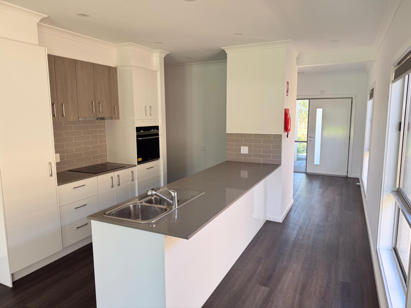 Secure & Stylish Robust 2+1 Home – Brand New in Mambourin — Home image 5