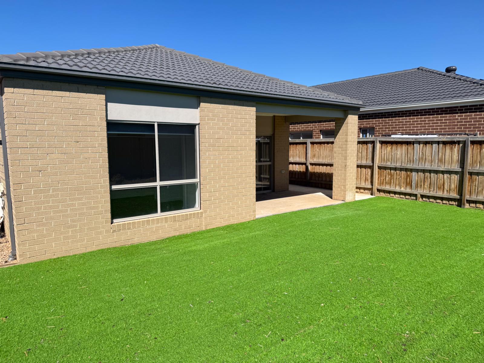 Secure & Stylish Robust 2+1 Home – Brand New in Mambourin — Home image 8