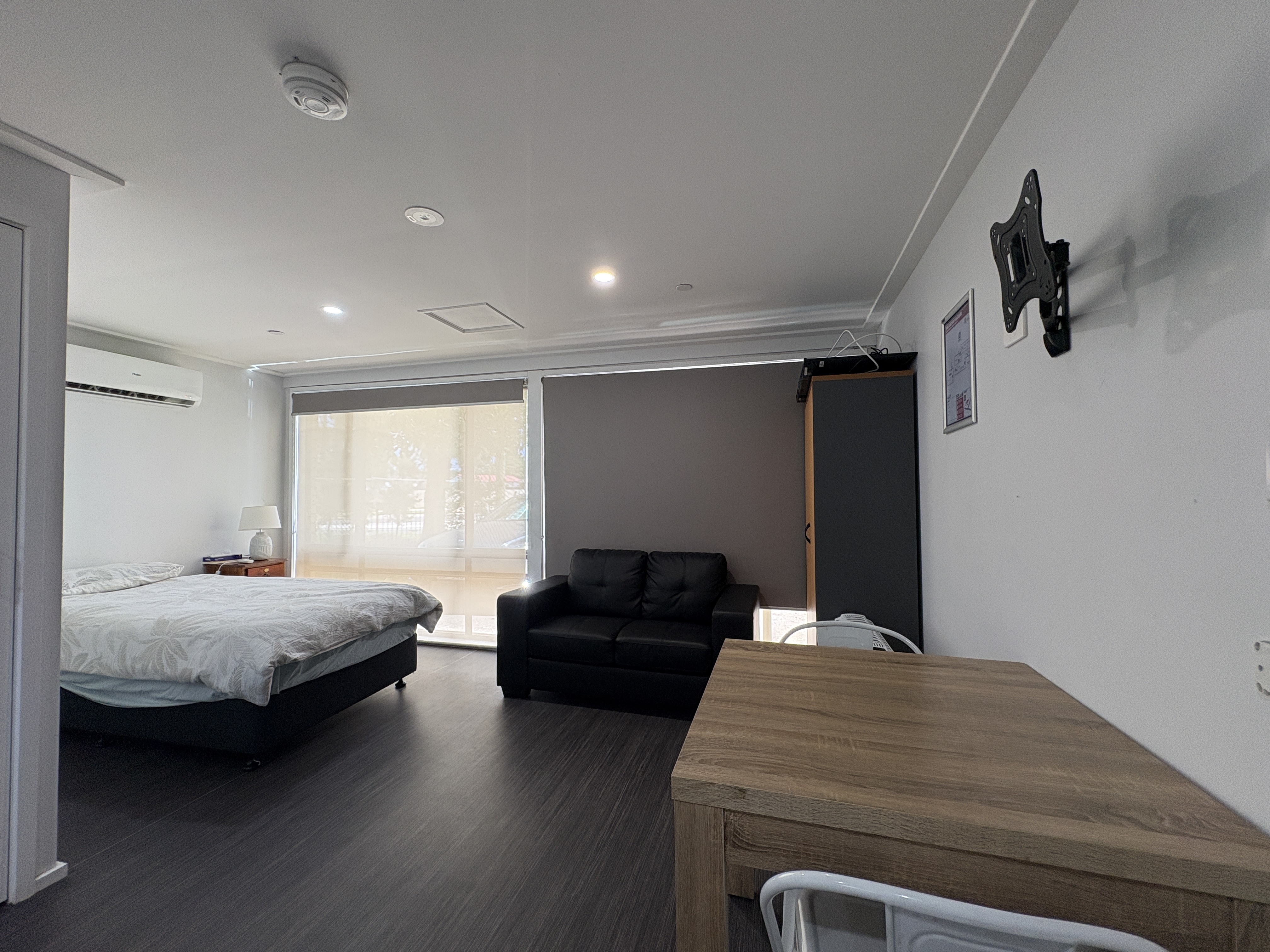 Beautiful Granny Flat, in the growing community of Tahmoor — Home image 2