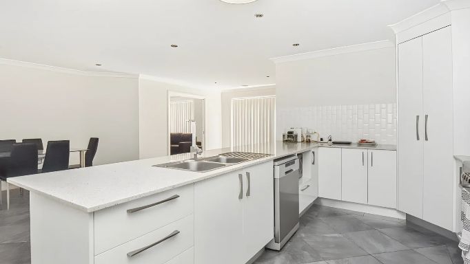 Stunning Home in North Orange — Home image 2