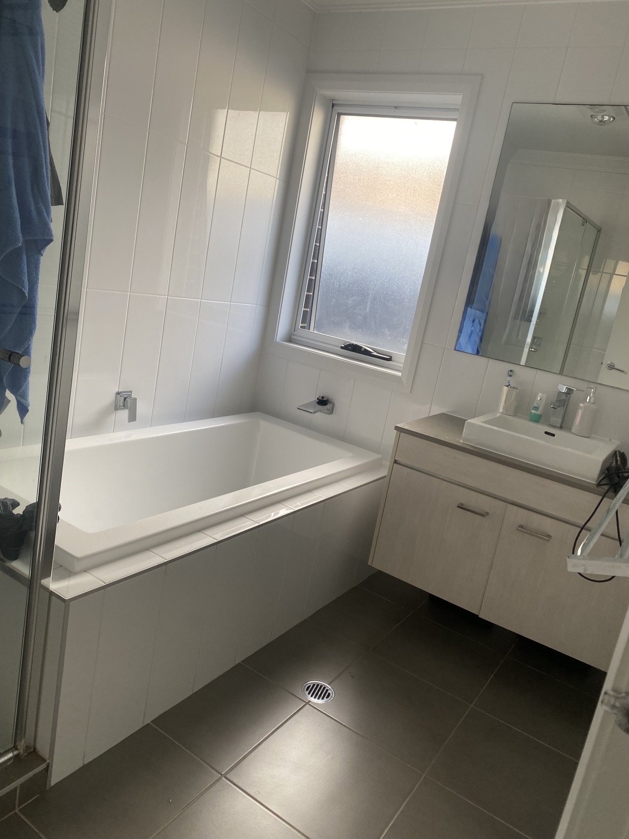 ORAN PARK — Home image 6